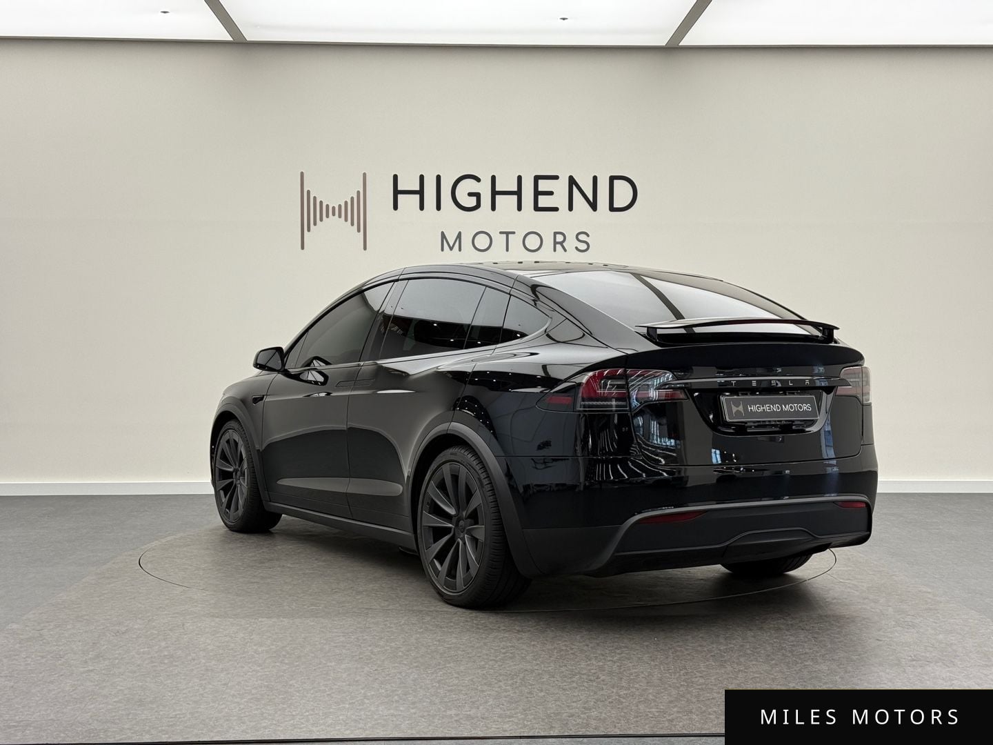 Tesla Model X 2023 — миниатюра 6