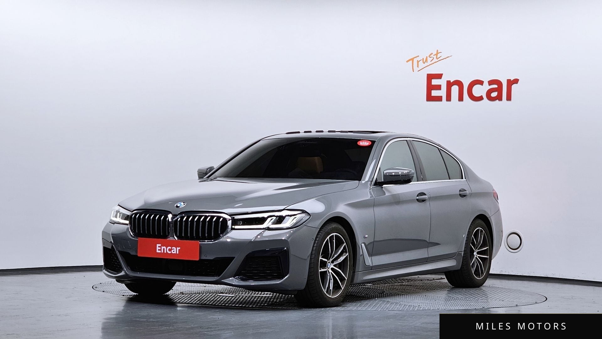 BMW 5 Series (G30) 2022 — фото 1 из 12