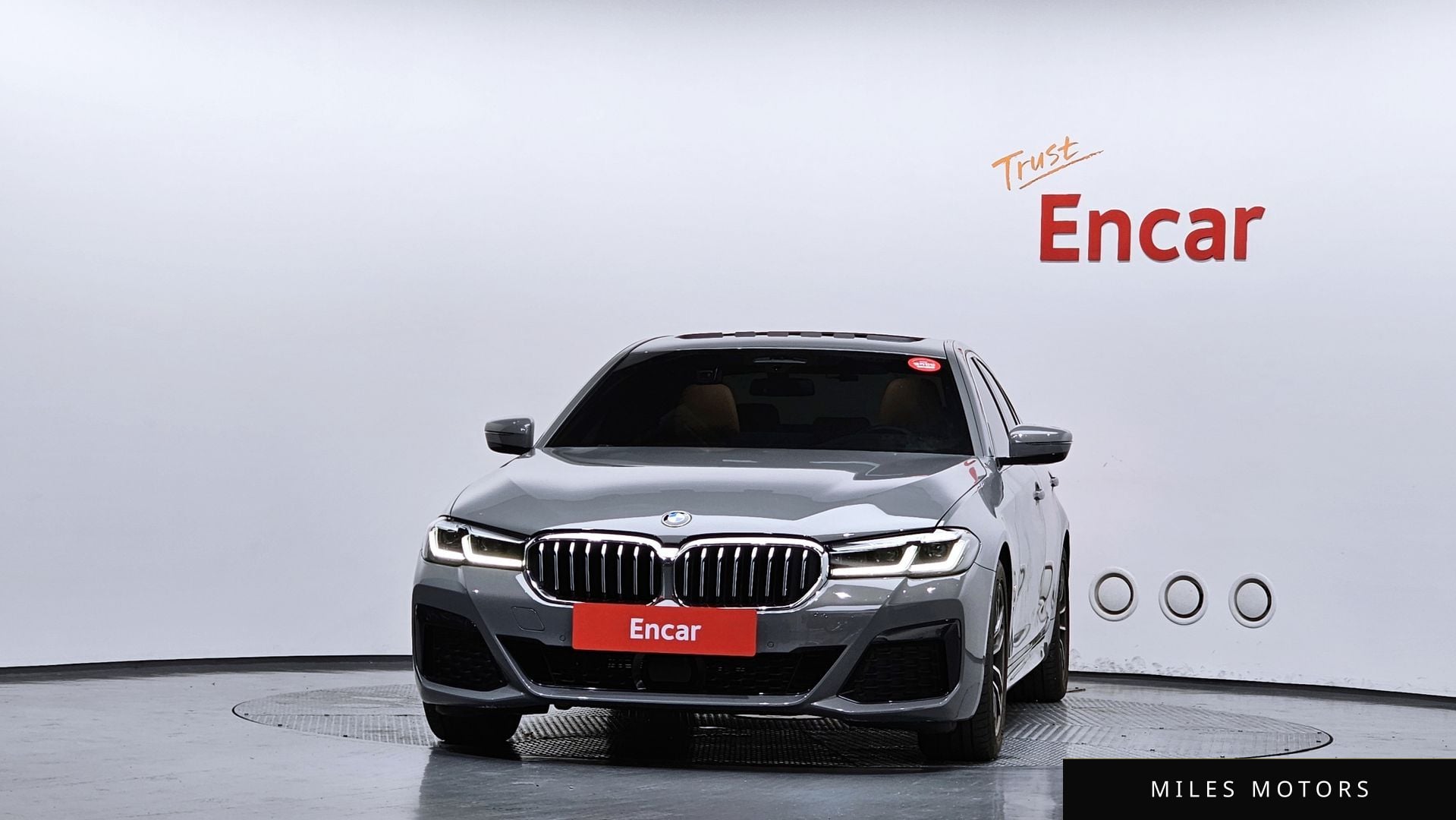 BMW 5 Series (G30) 2022 — миниатюра 3