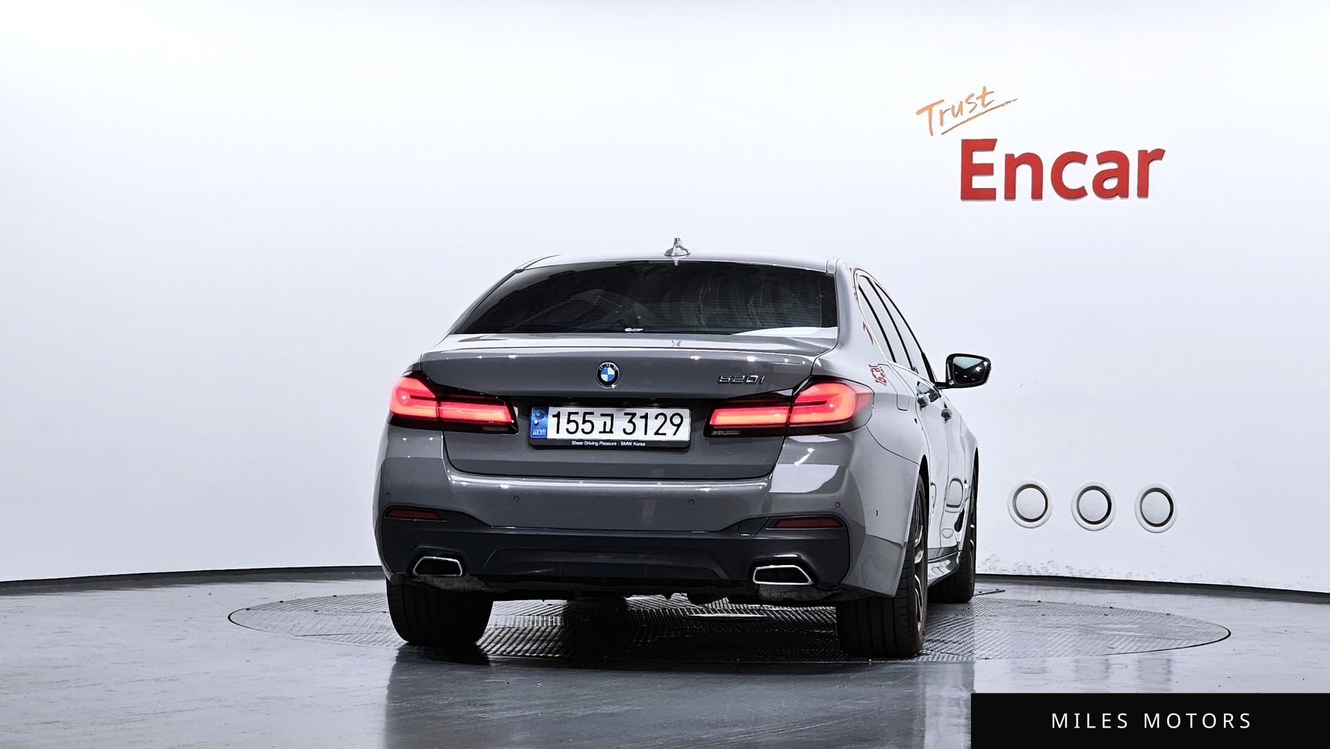 BMW 5 Series (G30) 2022 — миниатюра 4