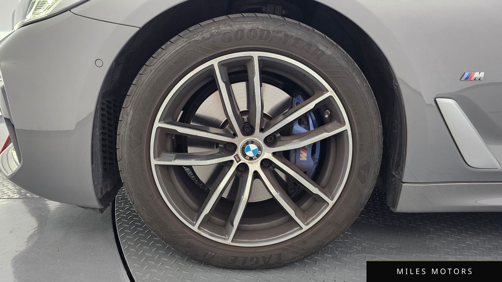 BMW 5 Series (G30) 2022 — миниатюра 5