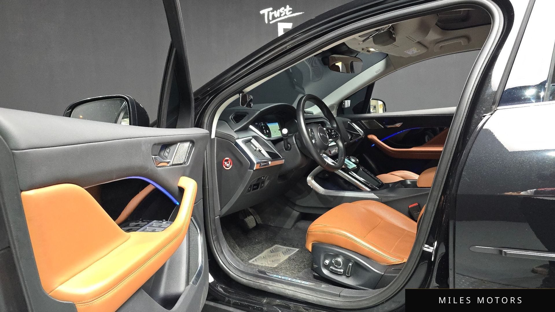 Jaguar I-PACE 2020 — миниатюра 10