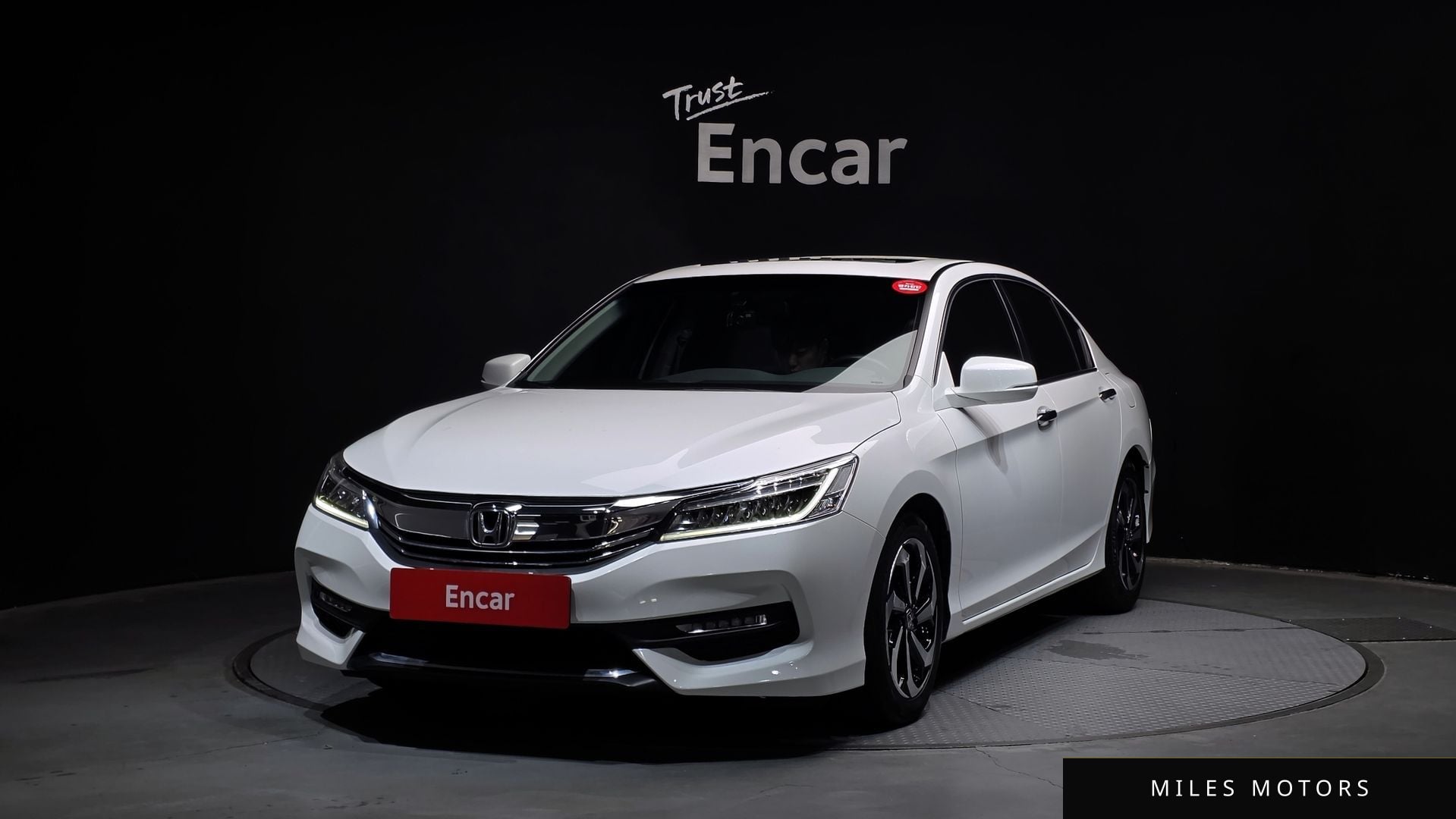 Honda Accord 2017 — фото 1 из 12