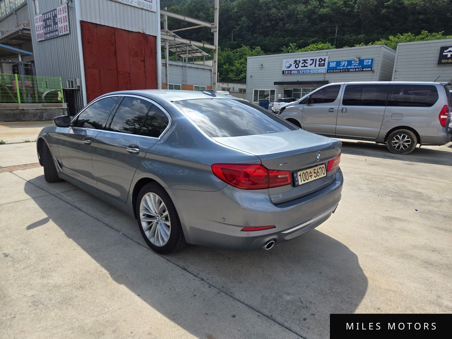 BMW 5 Series (G30) 2018 — миниатюра 2