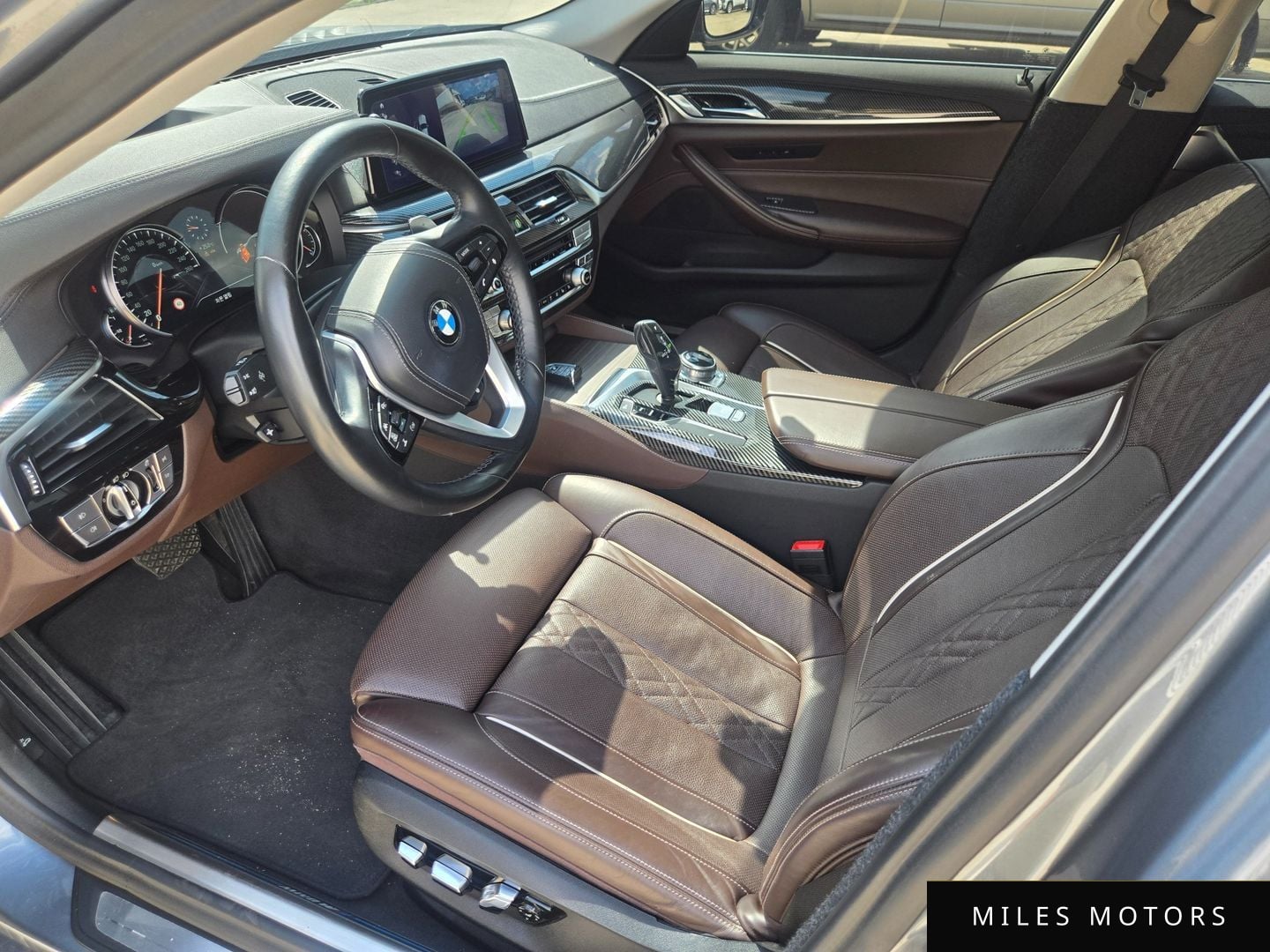 BMW 5 Series (G30) 2018 — миниатюра 10