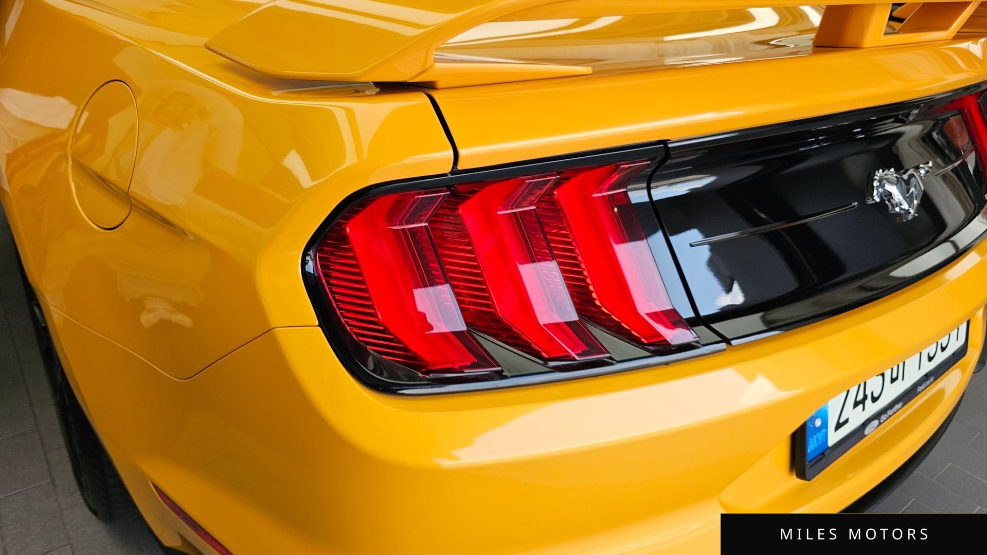 Ford Mustang 2022 — миниатюра 9