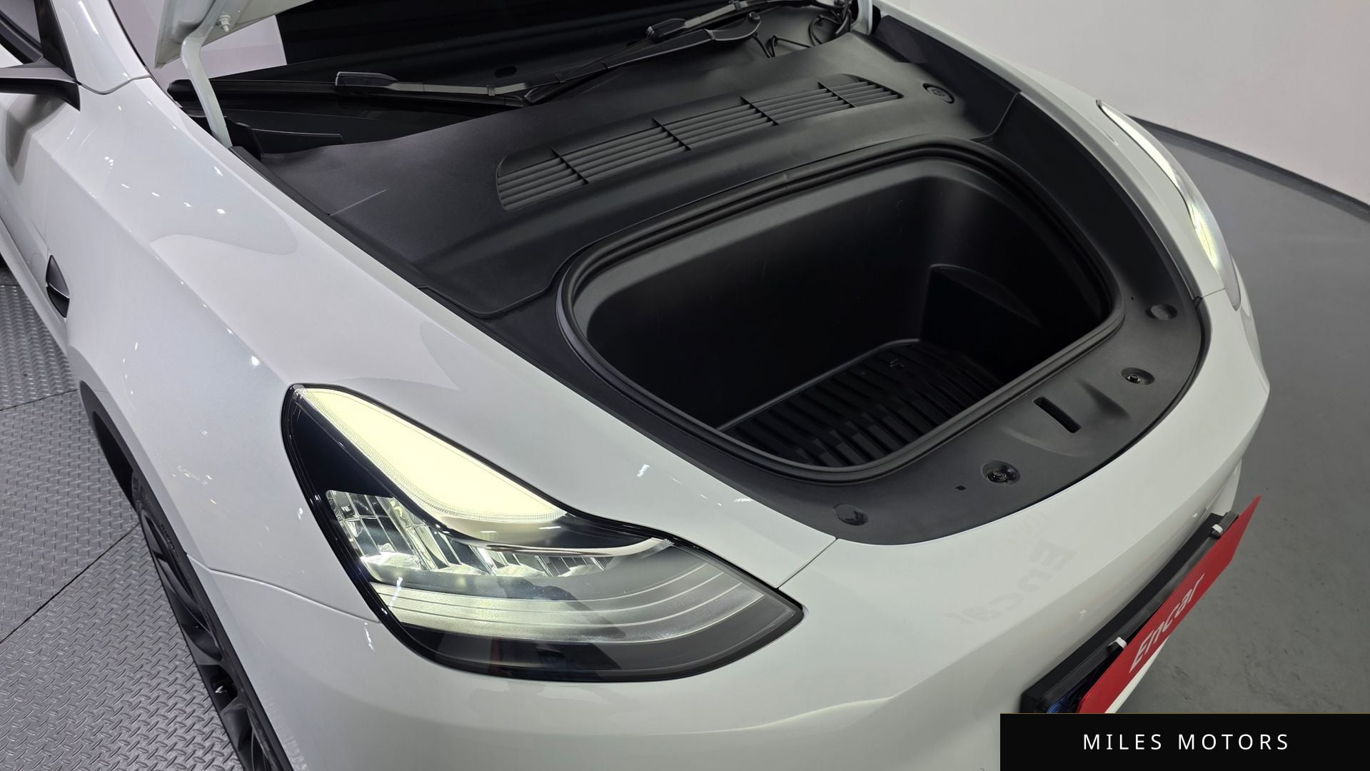 Tesla Model Y 2022 — миниатюра 6
