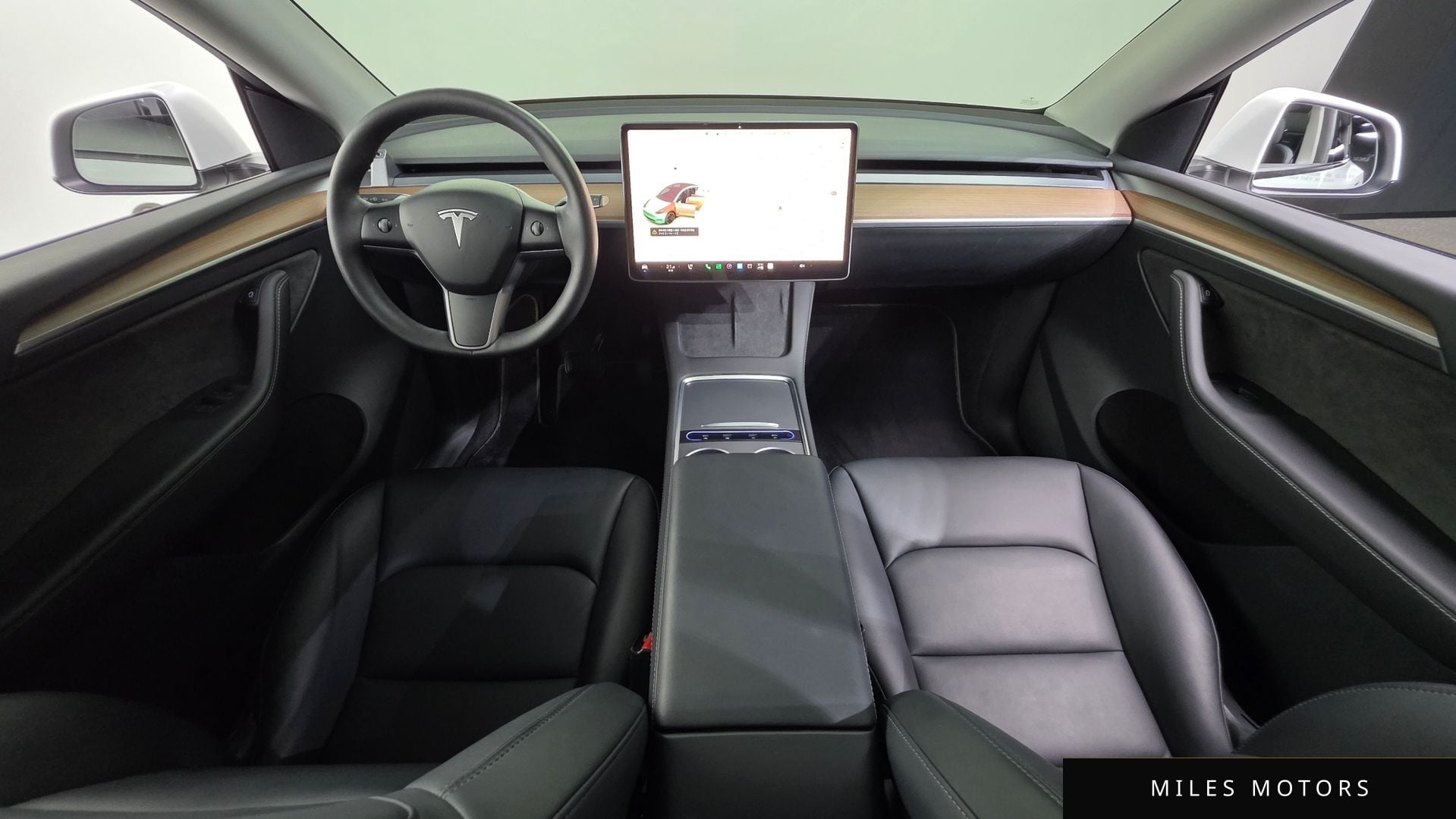 Tesla Model Y 2022 — миниатюра 10