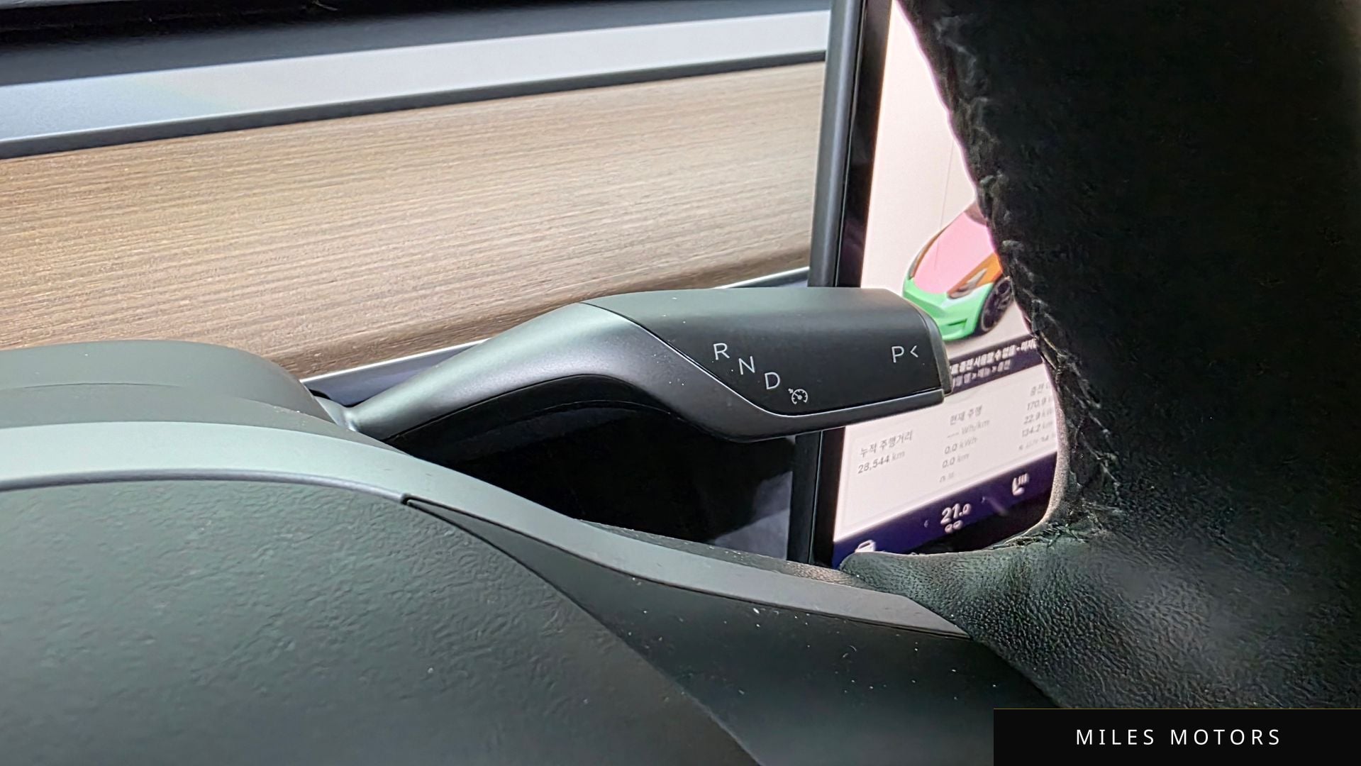Tesla Model Y 2022 — миниатюра 12