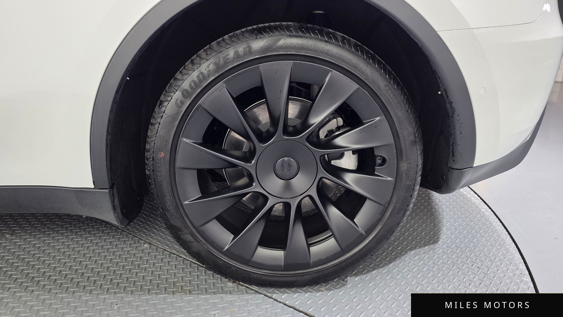 Tesla Model Y 2022 — миниатюра 7