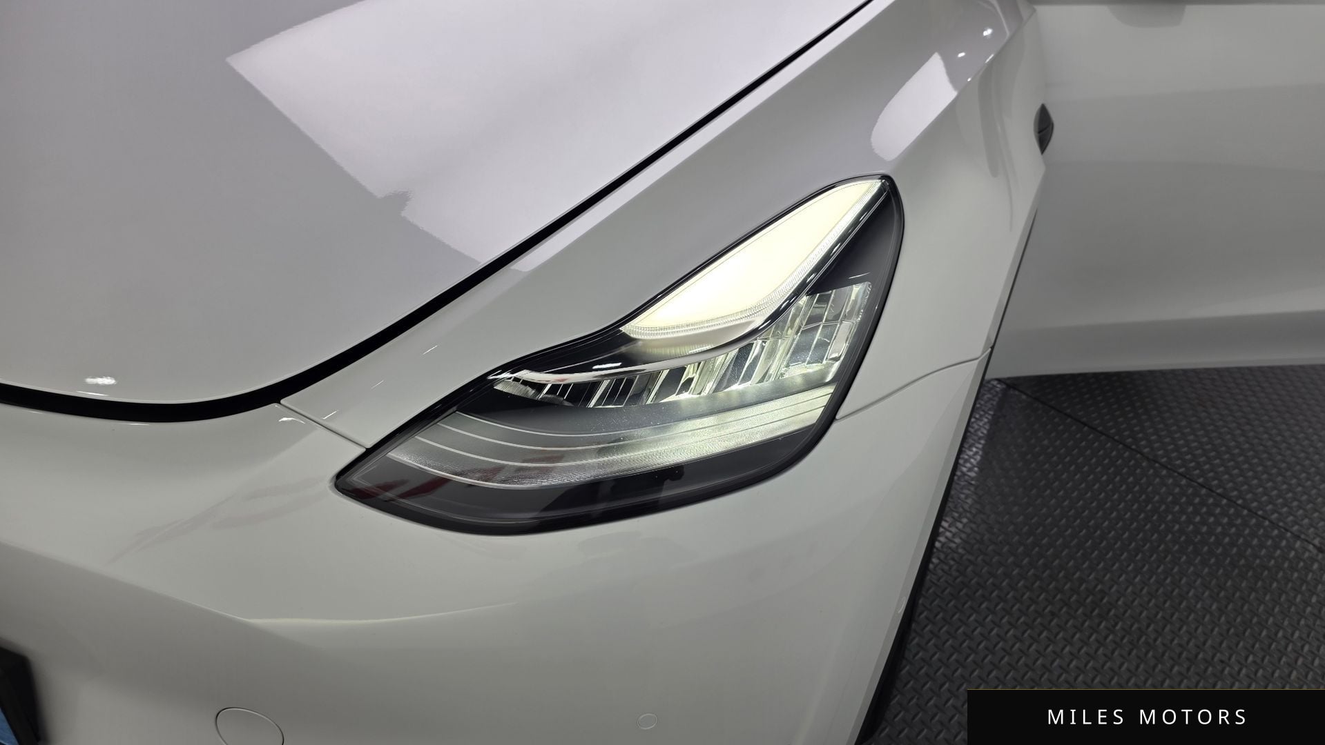Tesla Model Y 2022 — миниатюра 8