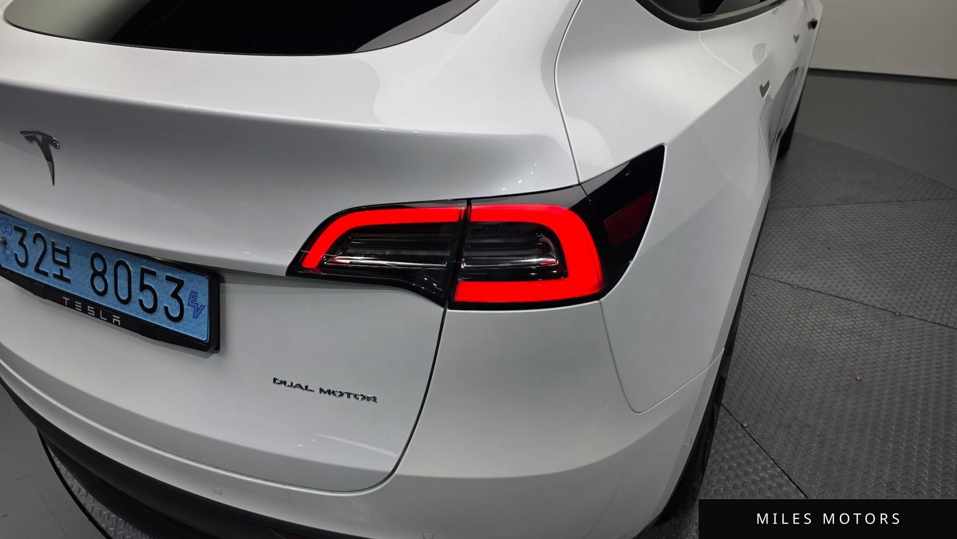 Tesla Model Y 2022 — миниатюра 9