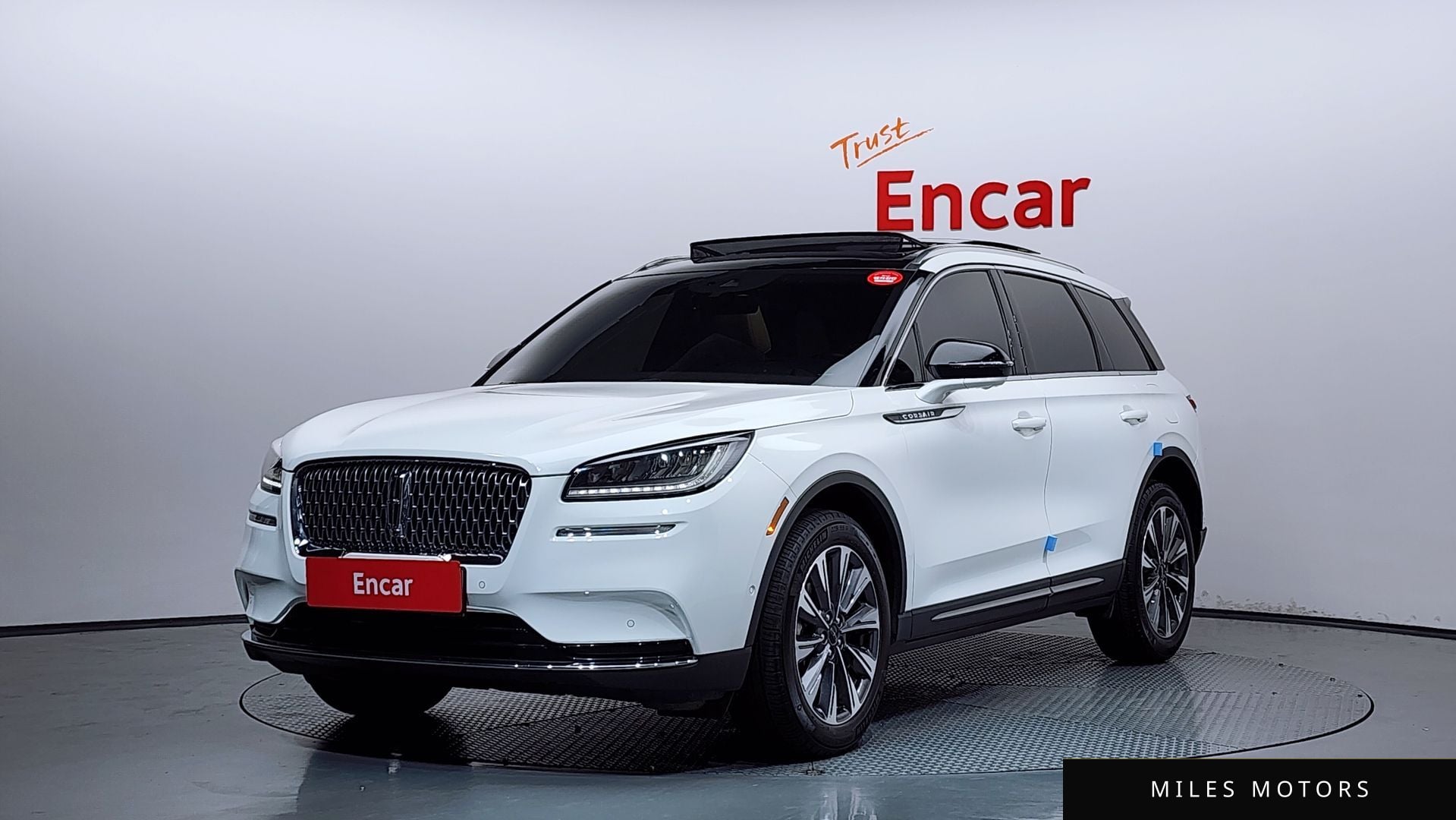 Lincoln Corsair 2022 — фото 1 из 12