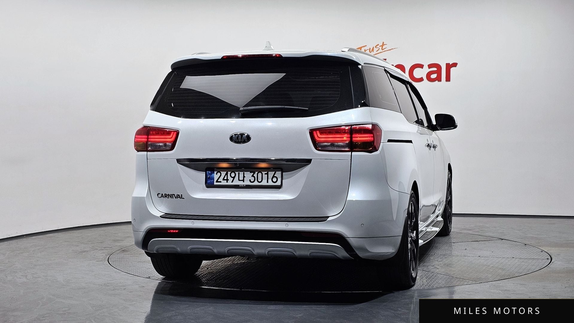 Kia Canival 2016 — миниатюра 3