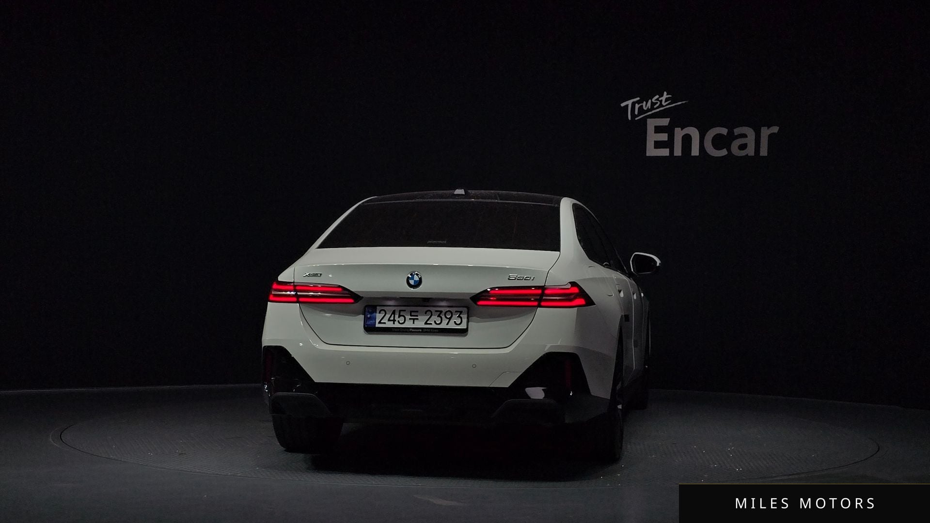 BMW 5 Series (G60) 2024 — миниатюра 4