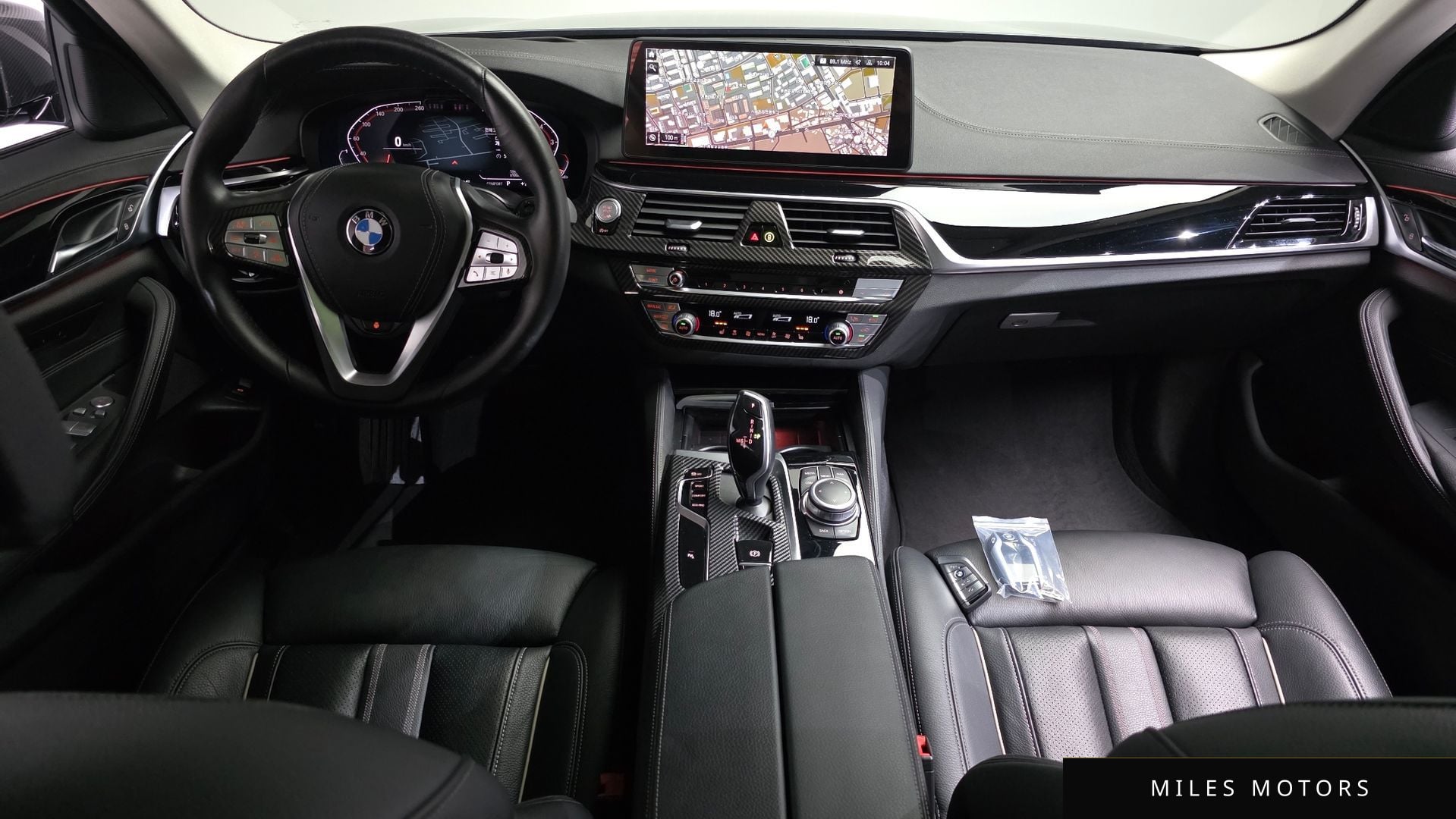 BMW 5 Series (G30) 2022 — миниатюра 9
