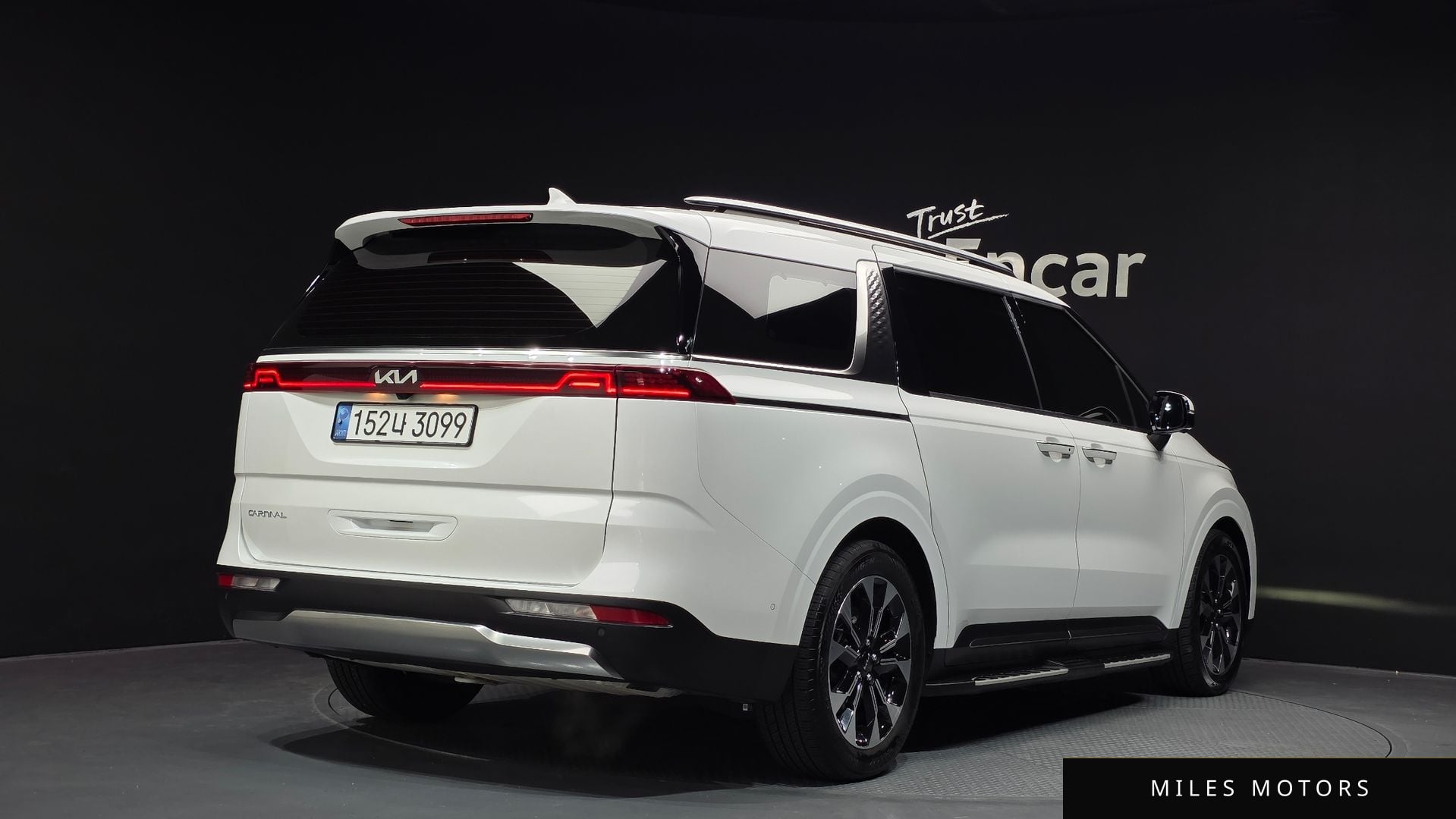 Kia Carnival 2023 — миниатюра 2