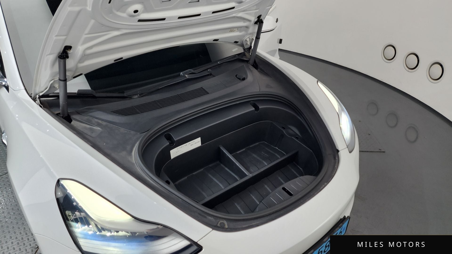 Tesla Model 3 2020 — миниатюра 6