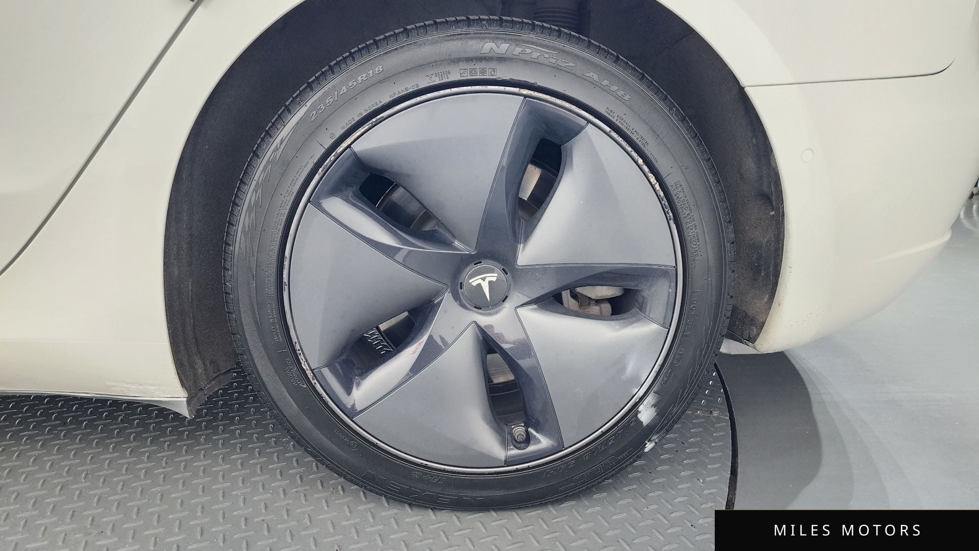 Tesla Model 3 2020 — миниатюра 7
