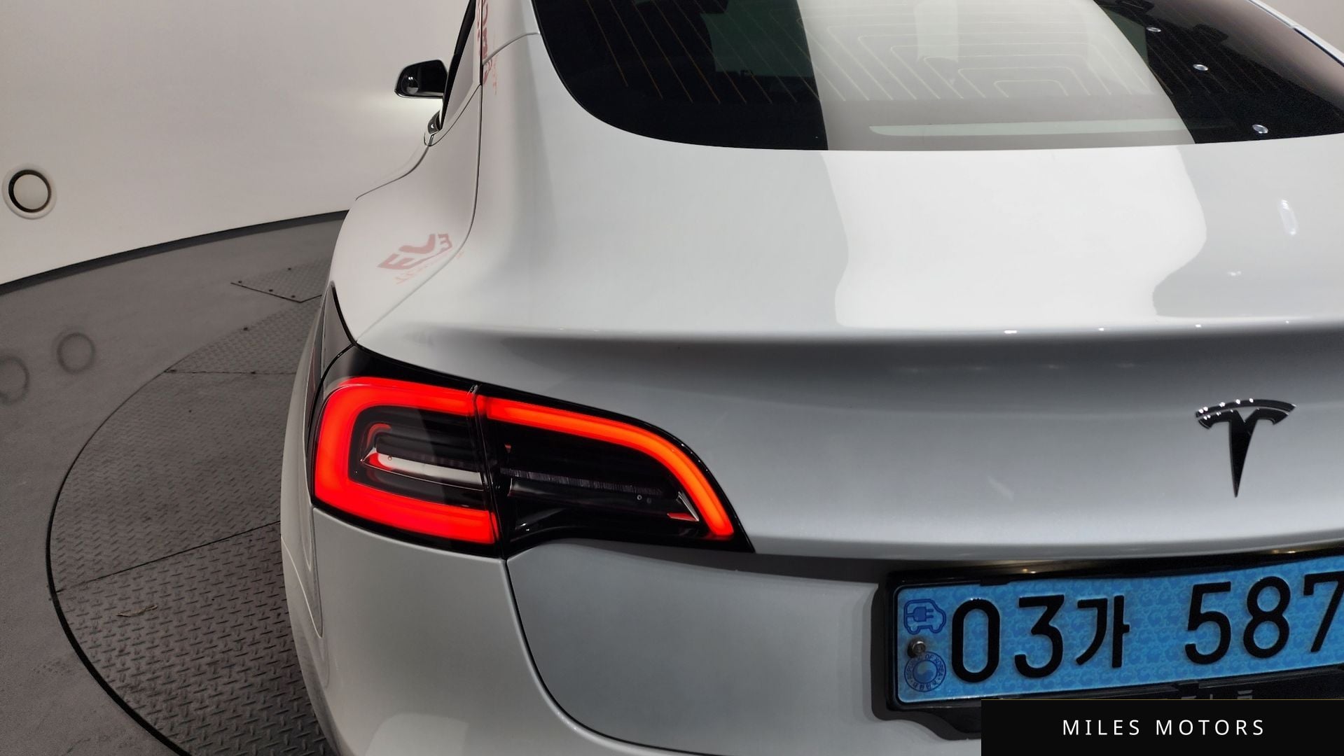 Tesla Model 3 2020 — миниатюра 9