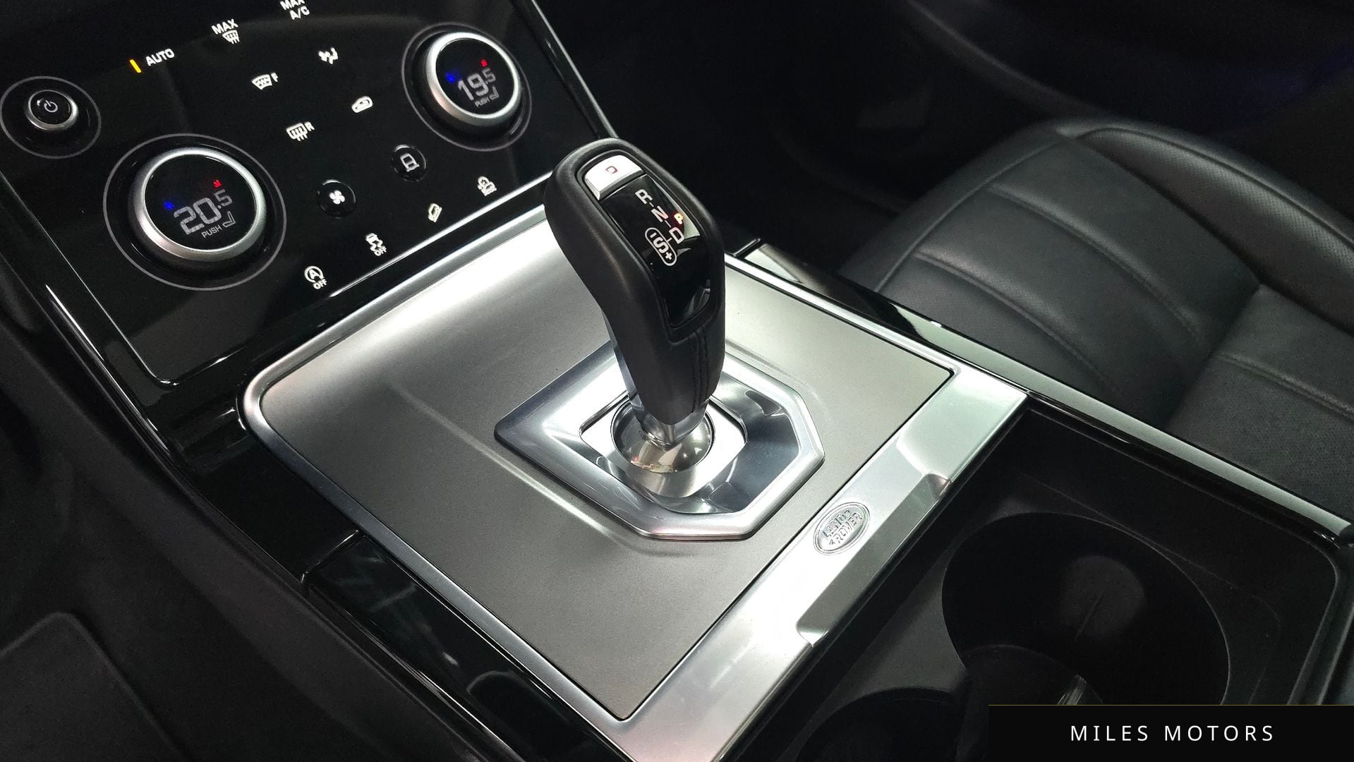 Land Rover Range Rover Evoque 2023 — миниатюра 12