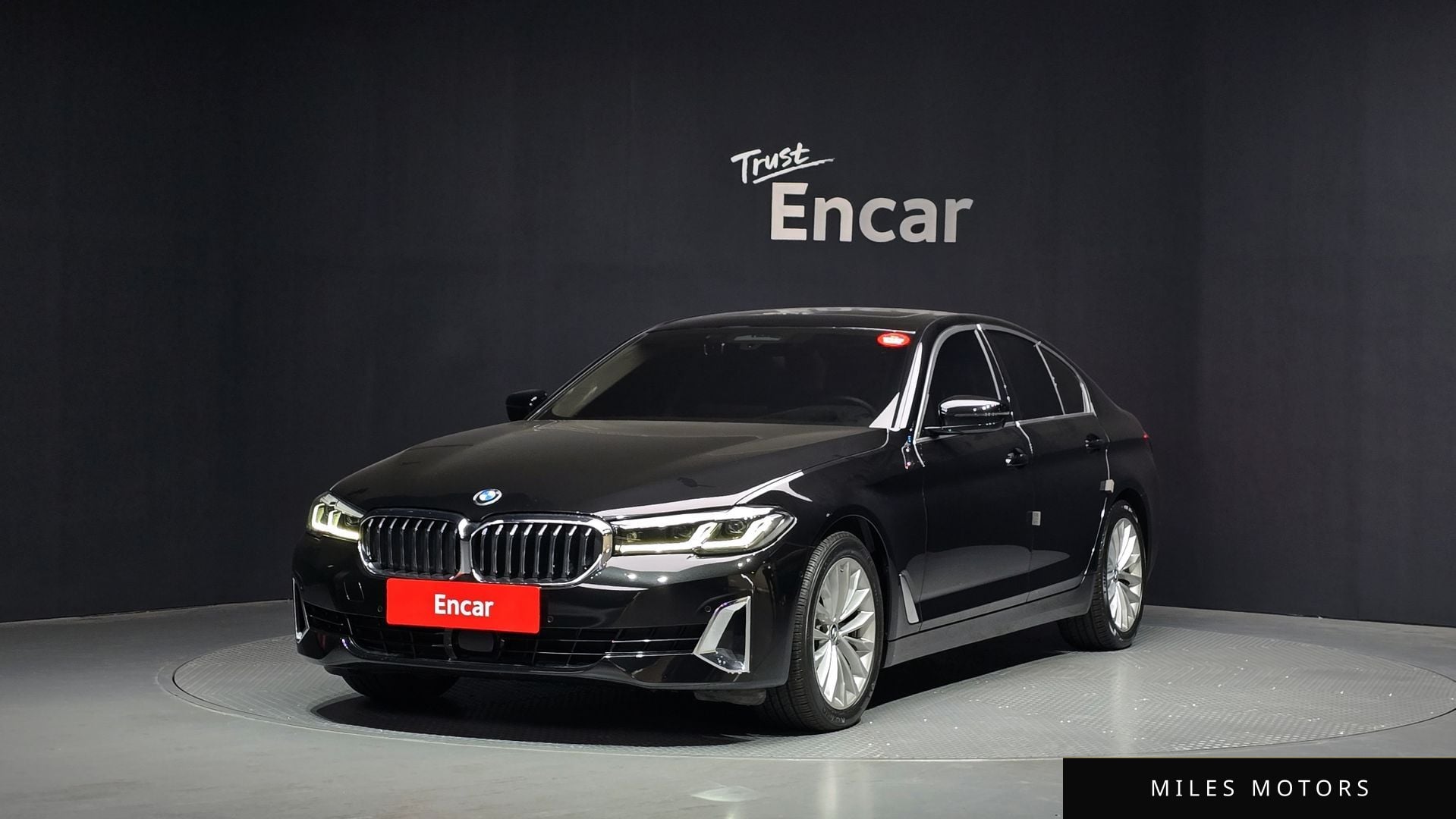BMW 5 Series (G30) 2022 — фото 1 из 12