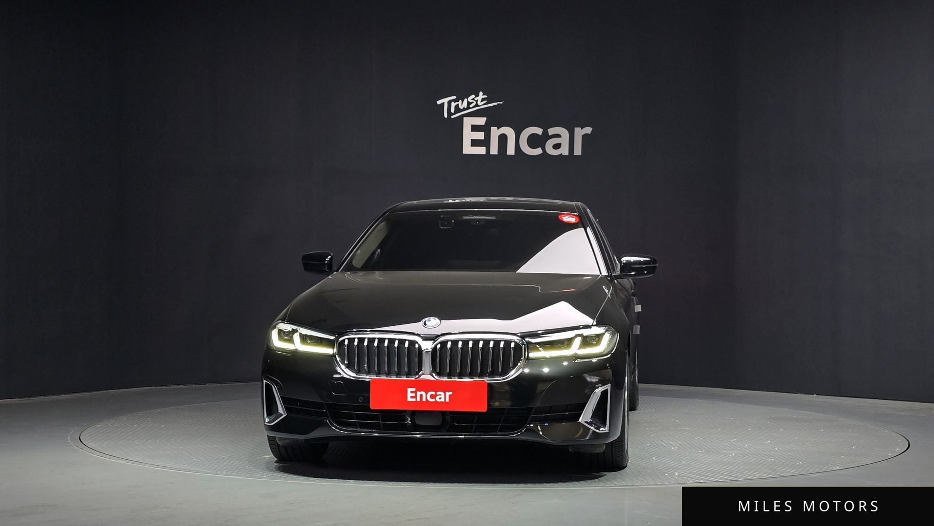 BMW 5 Series (G30) 2022 — миниатюра 3