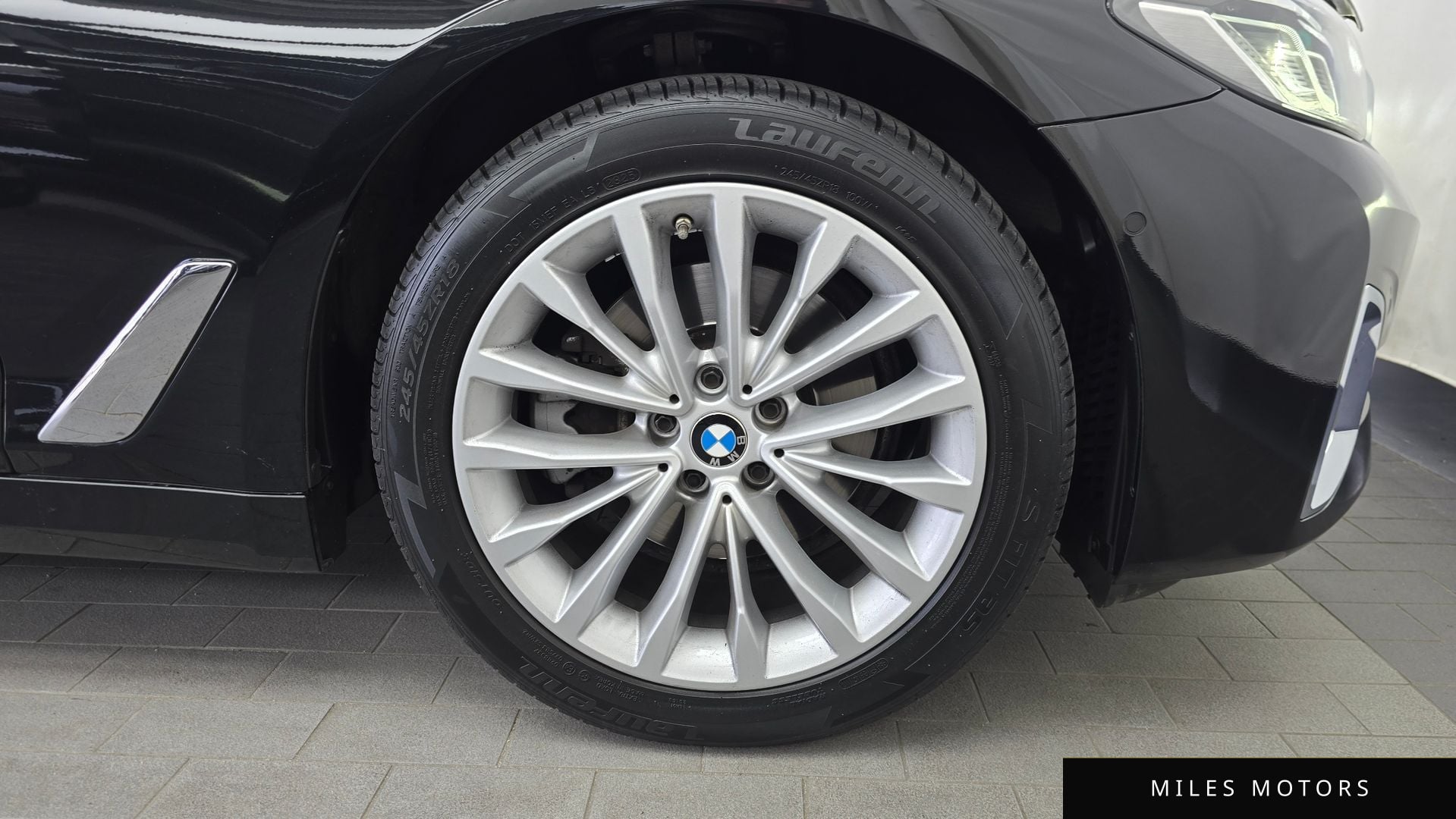 BMW 5 Series (G30) 2022 — миниатюра 7