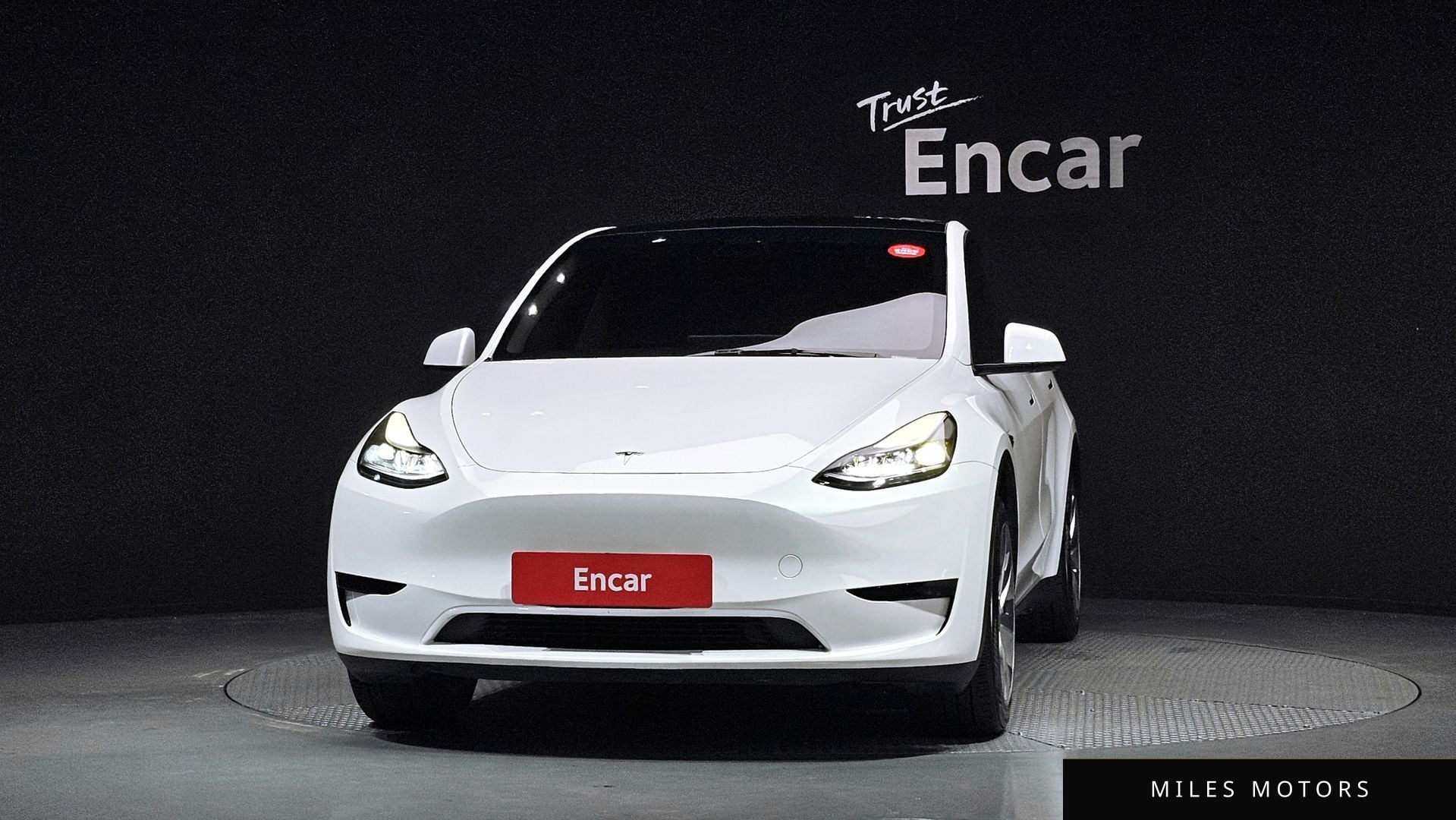 Tesla Model Y 2023 — миниатюра 3