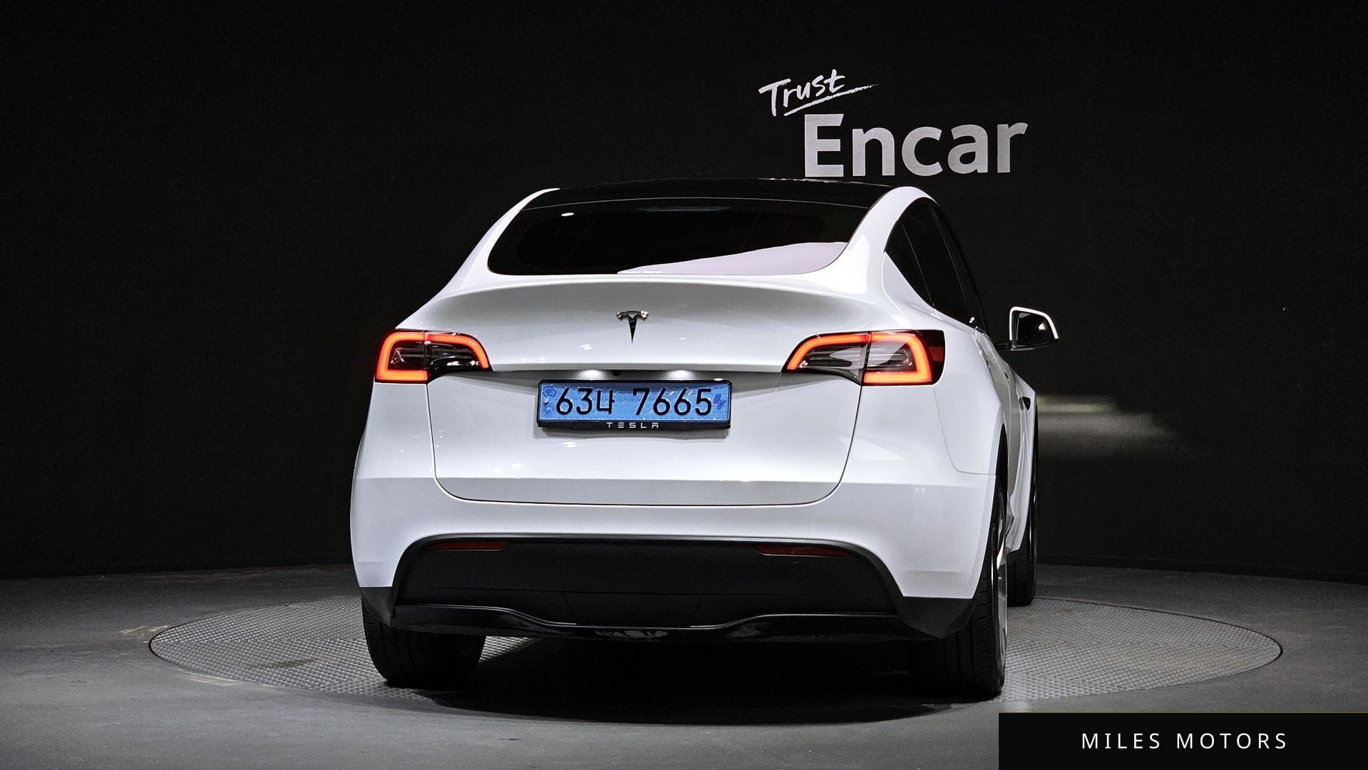 Tesla Model Y 2023 — миниатюра 4