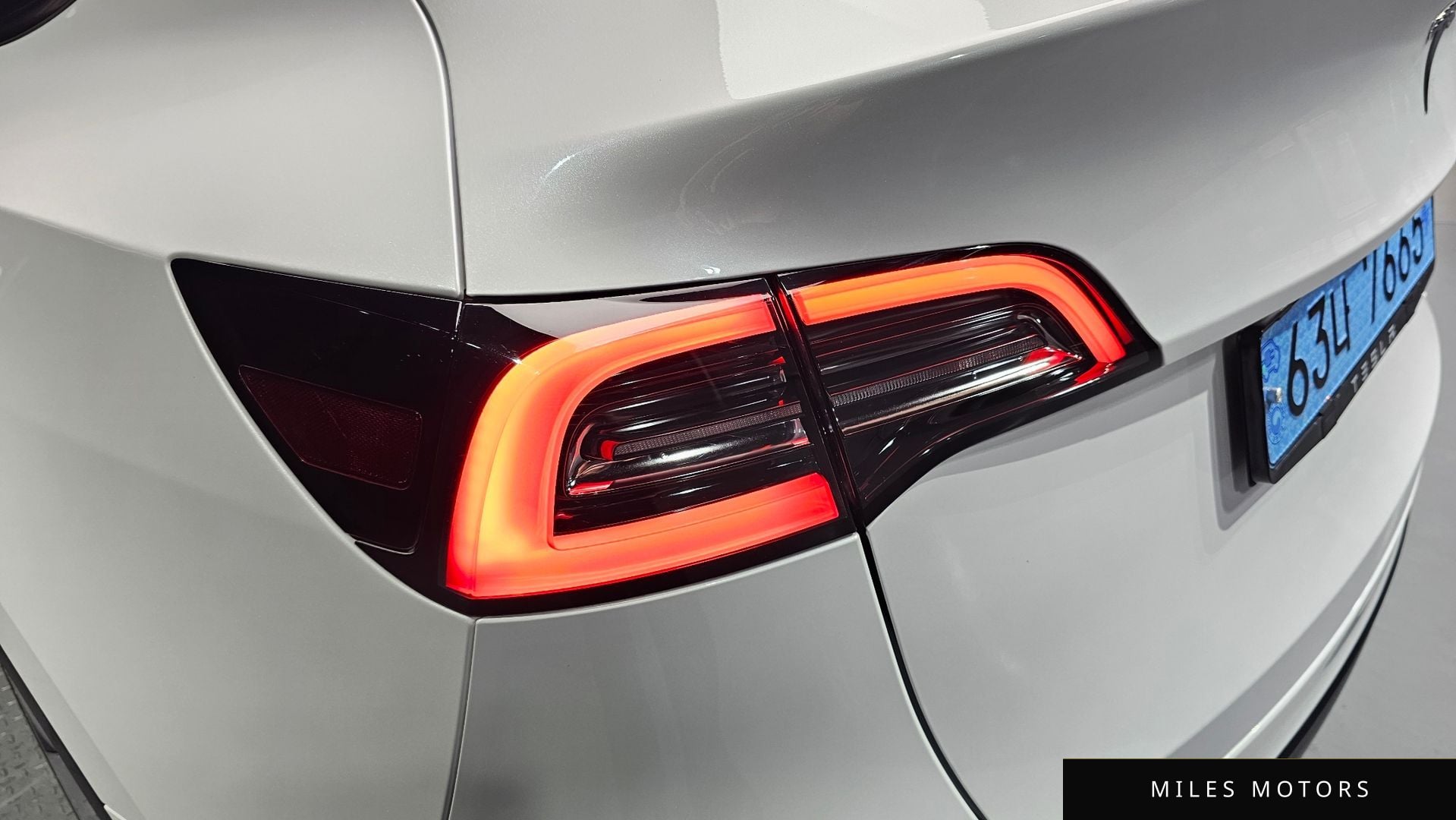 Tesla Model Y 2023 — миниатюра 9