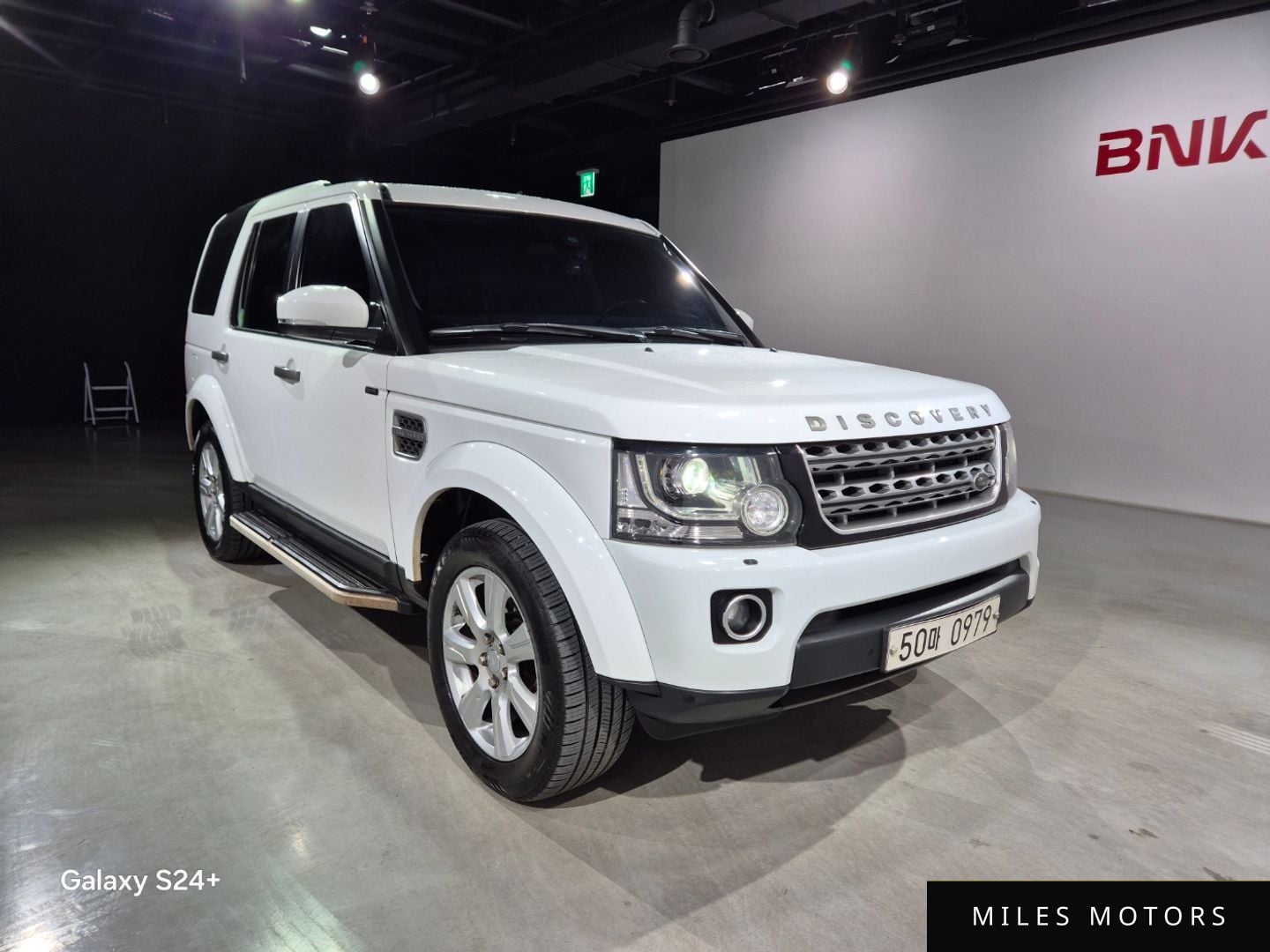 Land Rover Discovery 2016 — миниатюра 3