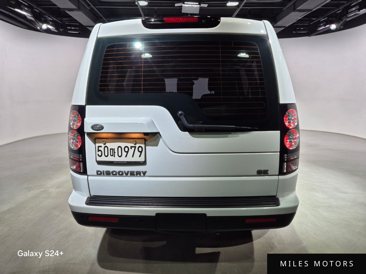 Land Rover Discovery 2016 — миниатюра 4