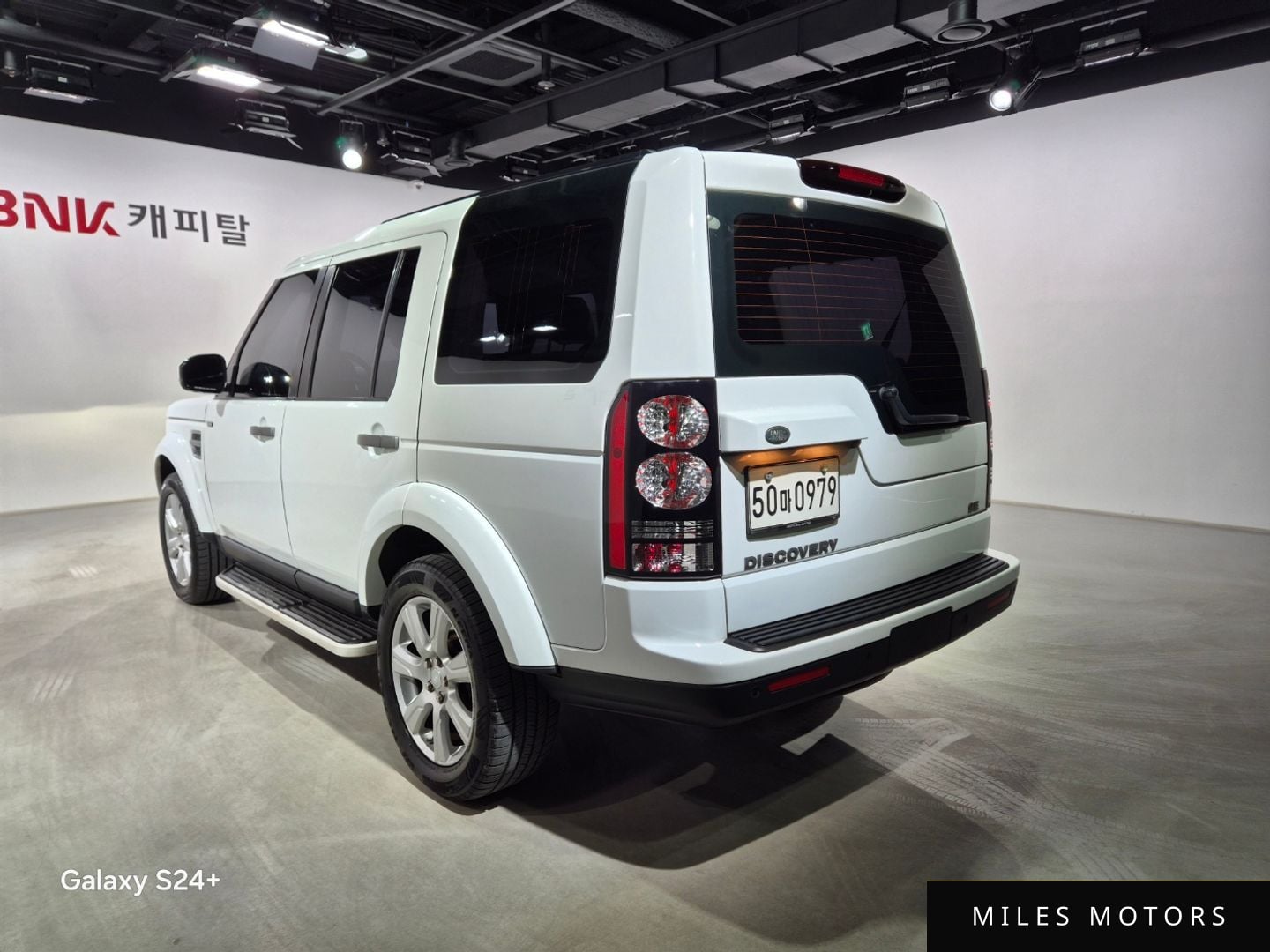 Land Rover Discovery 2016 — миниатюра 5