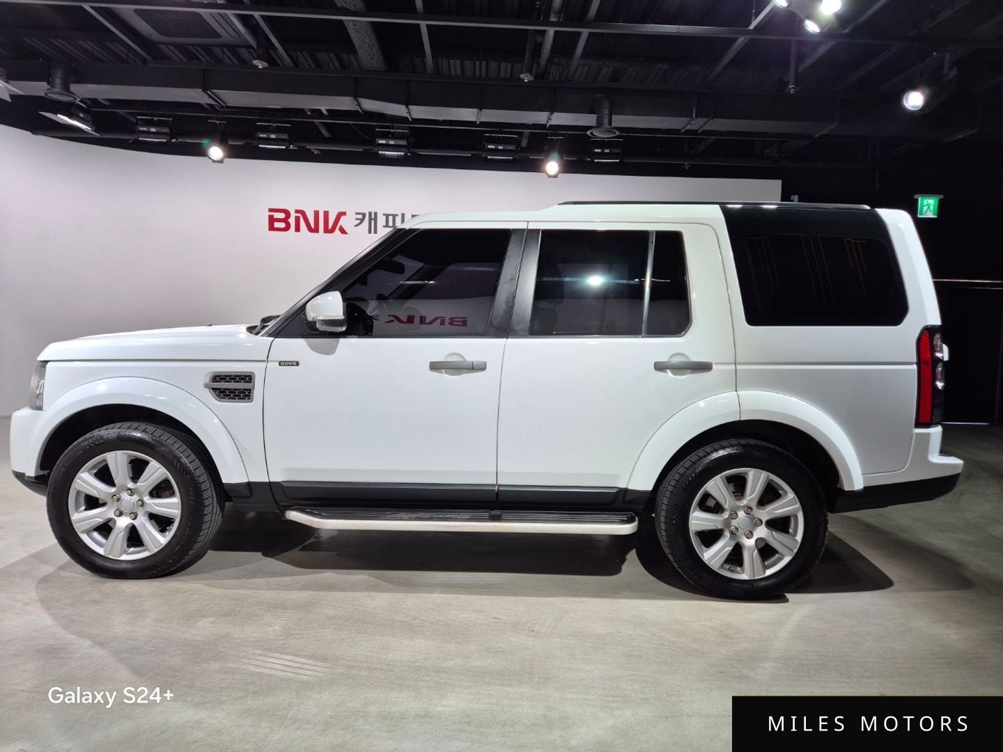 Land Rover Discovery 2016 — миниатюра 7