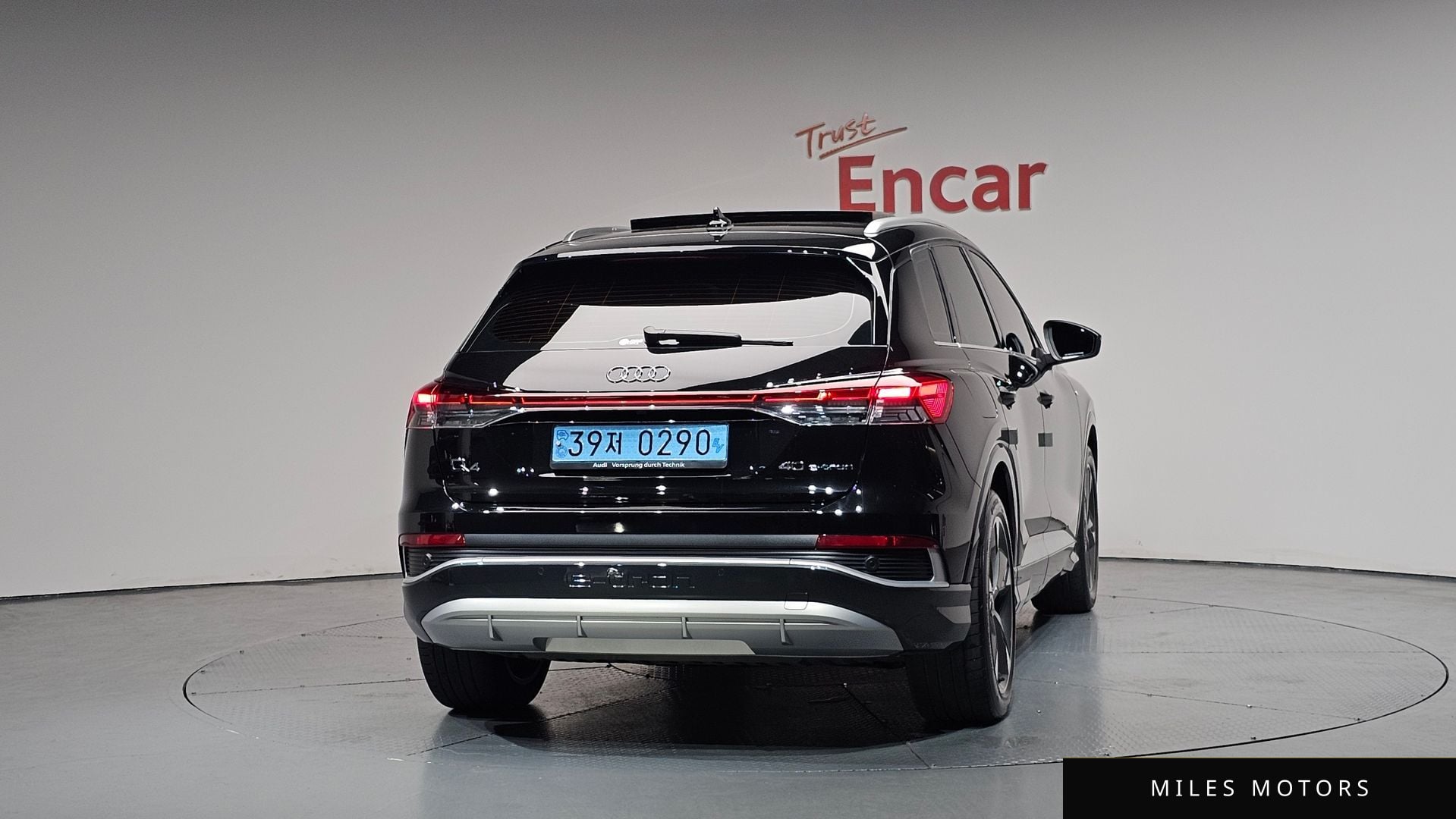Audi Q4 e-tron 2023 — миниатюра 3