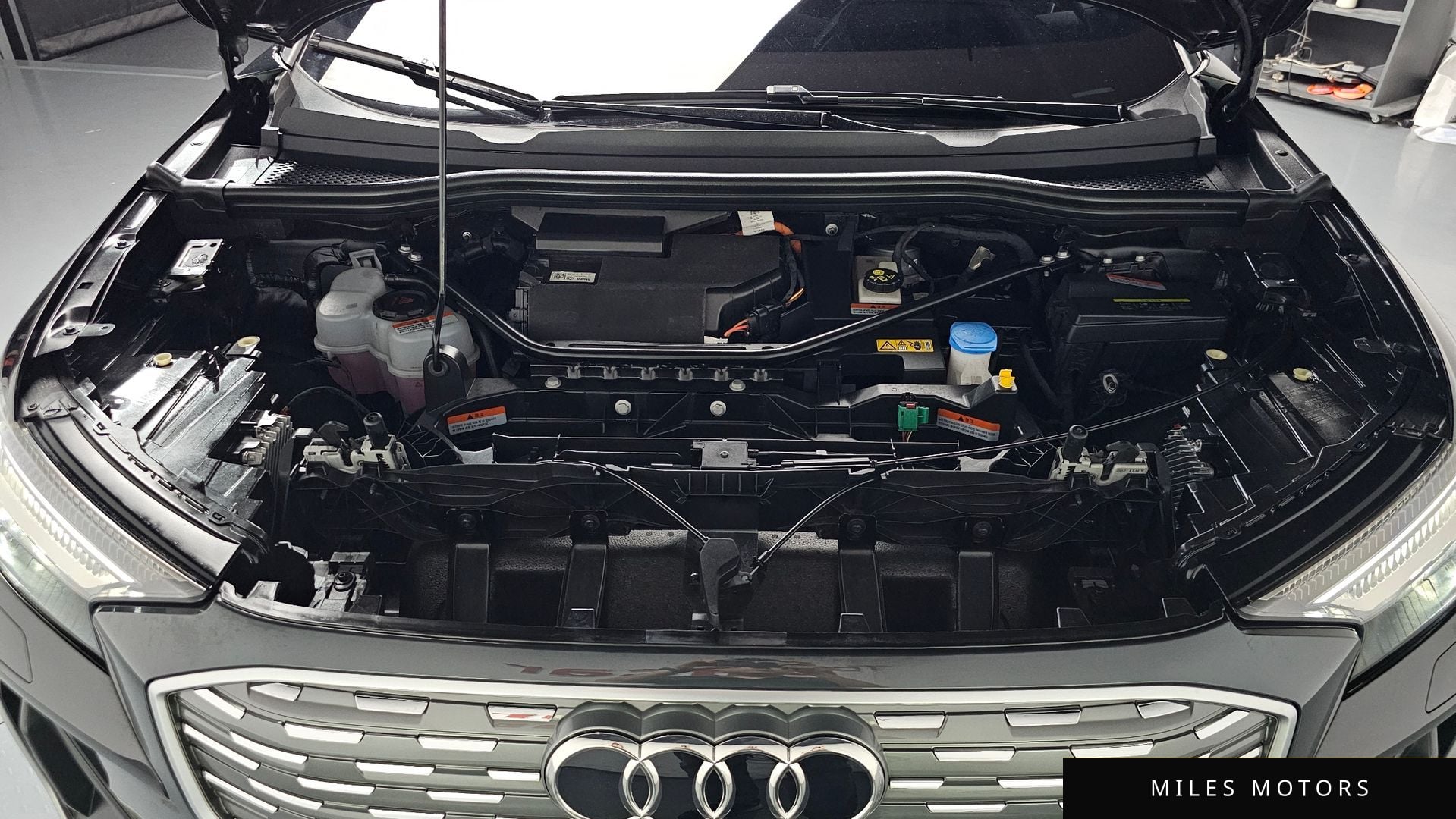 Audi Q4 e-tron 2023 — миниатюра 5