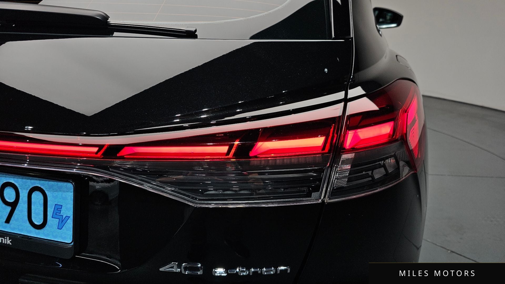 Audi Q4 e-tron 2023 — миниатюра 8