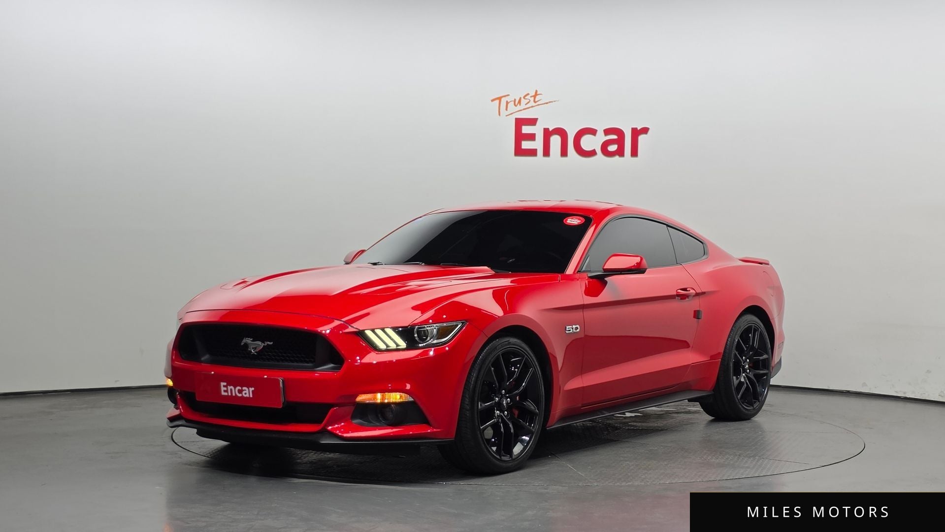 Ford Mustang 2015 — фото 1 из 12