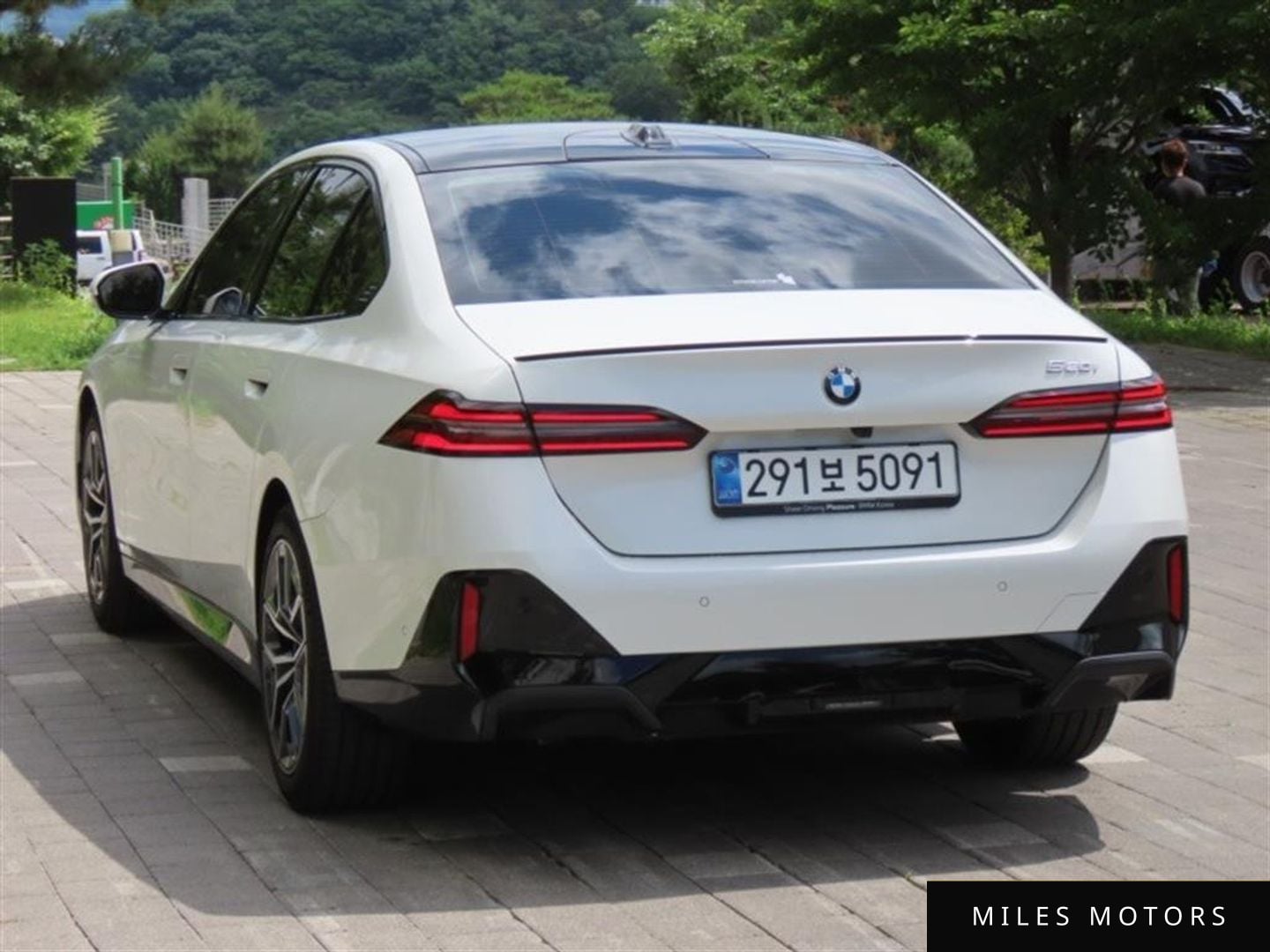 BMW 5 Series (G60) 2026 — миниатюра 4