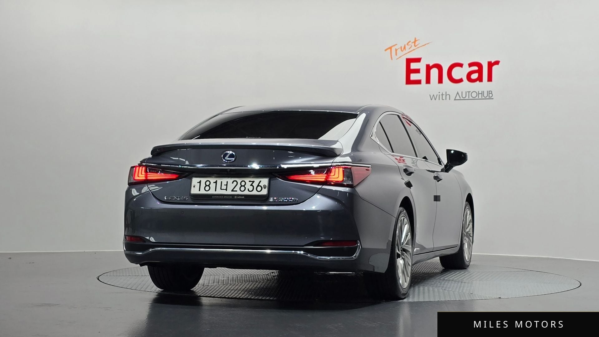 Лексус ES300h 2020 — миниатюра 4