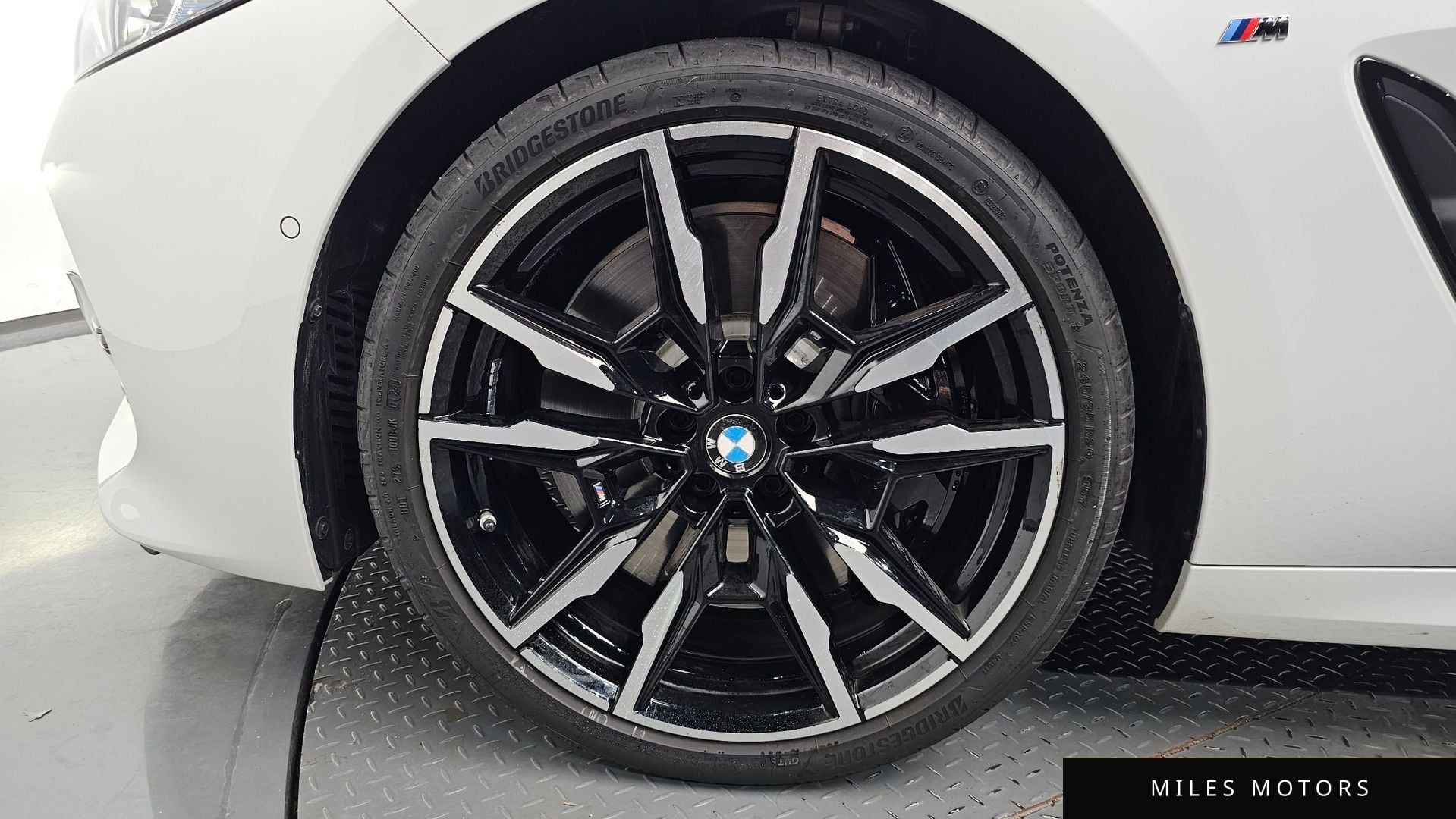 BMW 8 Series (G15) 2025 — миниатюра 4