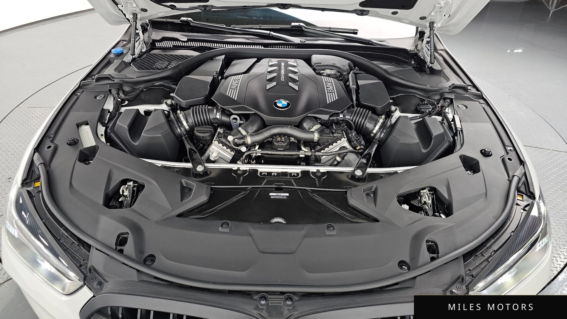 BMW 8 Series (G15) 2025 — миниатюра 5