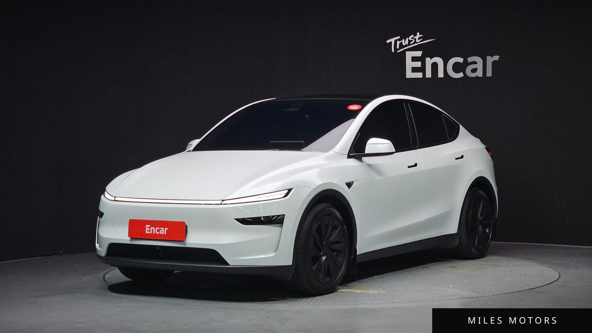 Tesla Model Y 2025 — фото 1 из 12