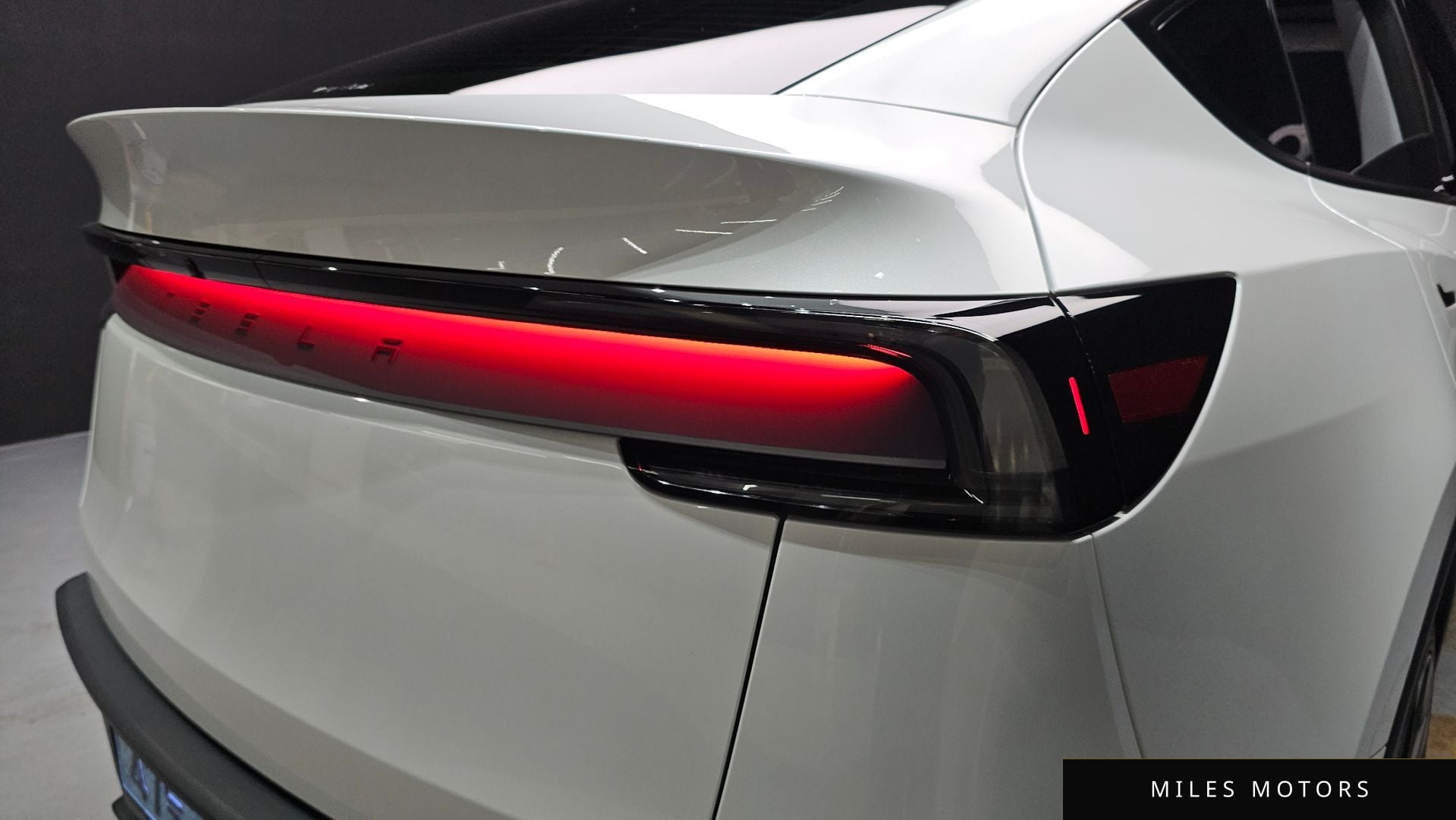 Tesla Model Y 2025 — миниатюра 9