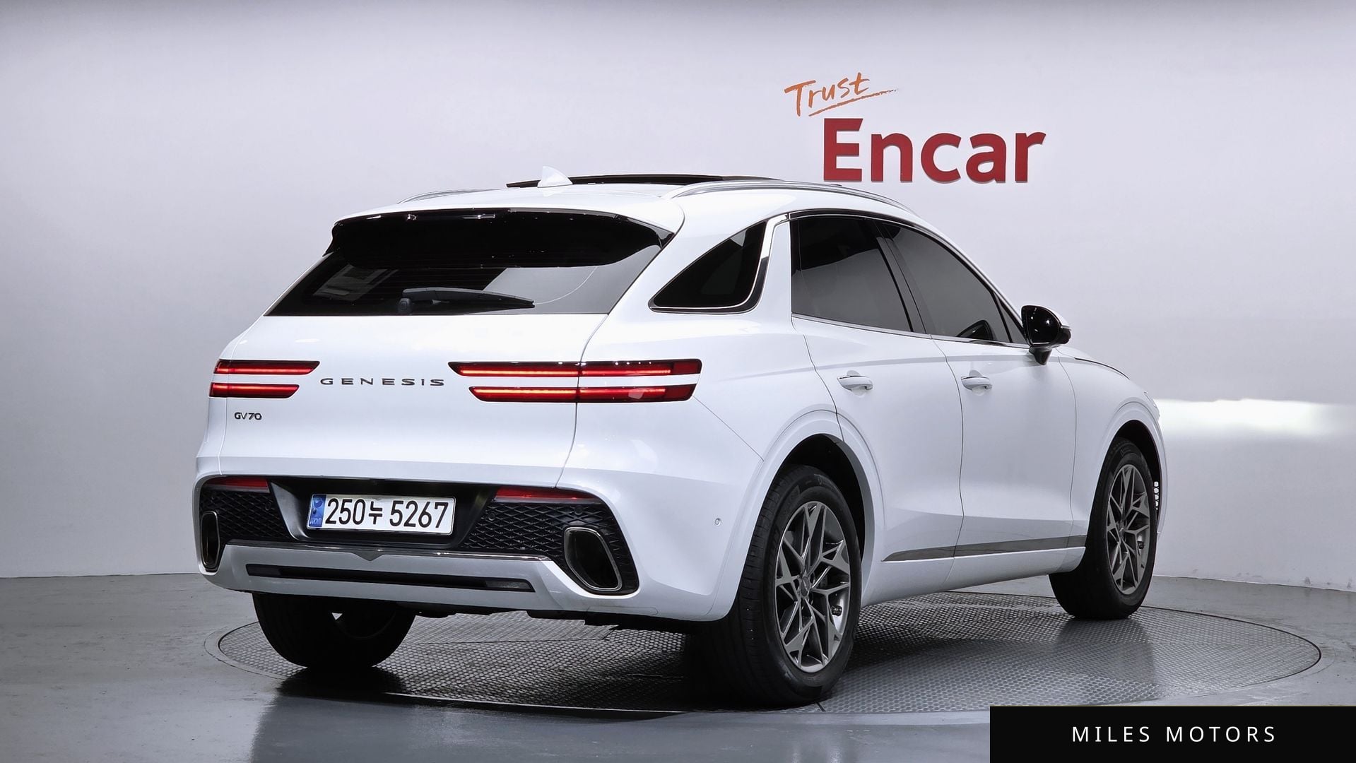 Genesis GV70 2024 — миниатюра 2