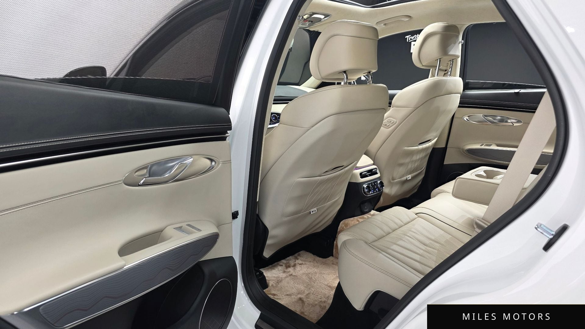 Genesis GV70 2024 — миниатюра 11