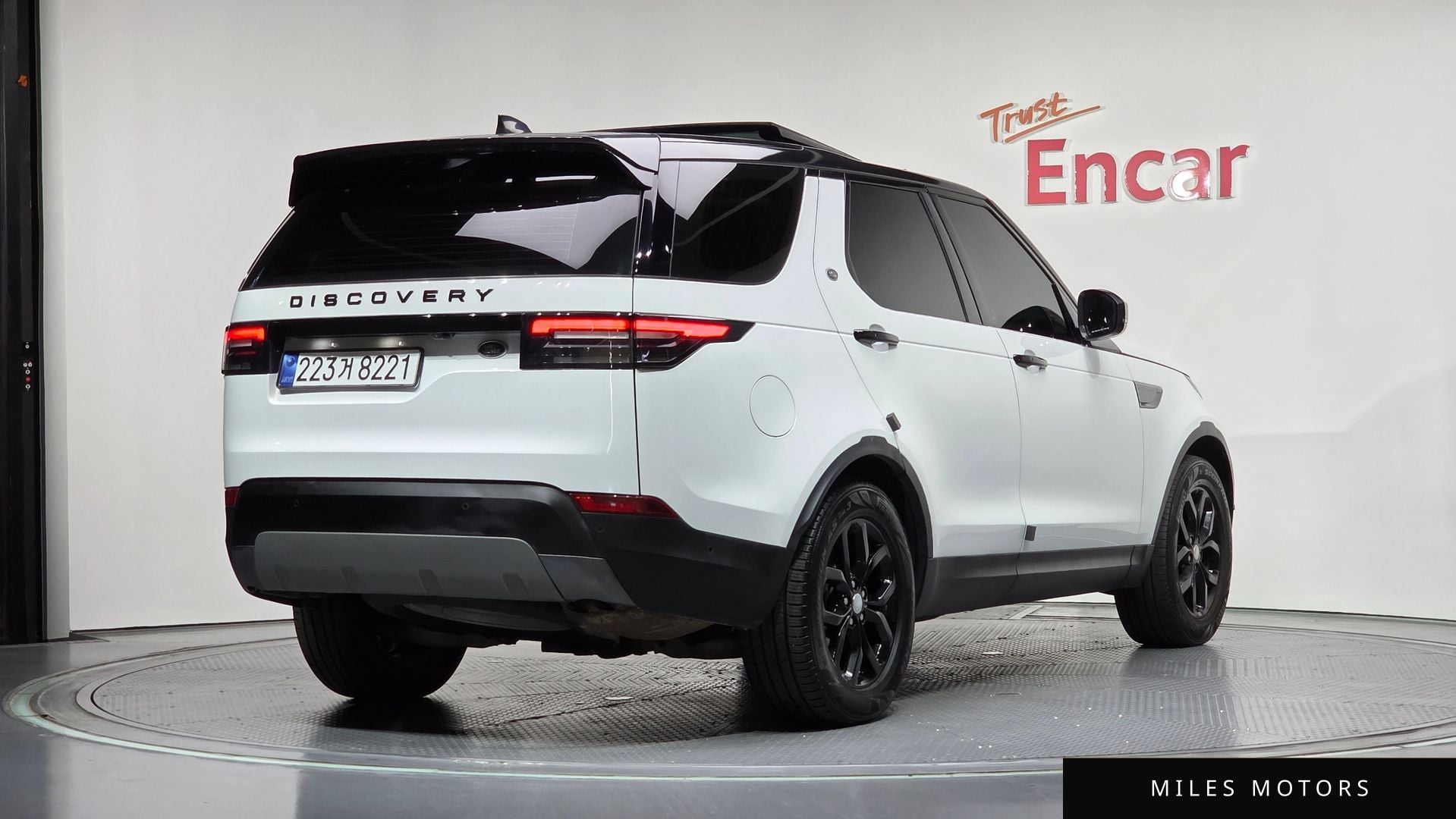 Land Rover Discovery 2019 — миниатюра 2