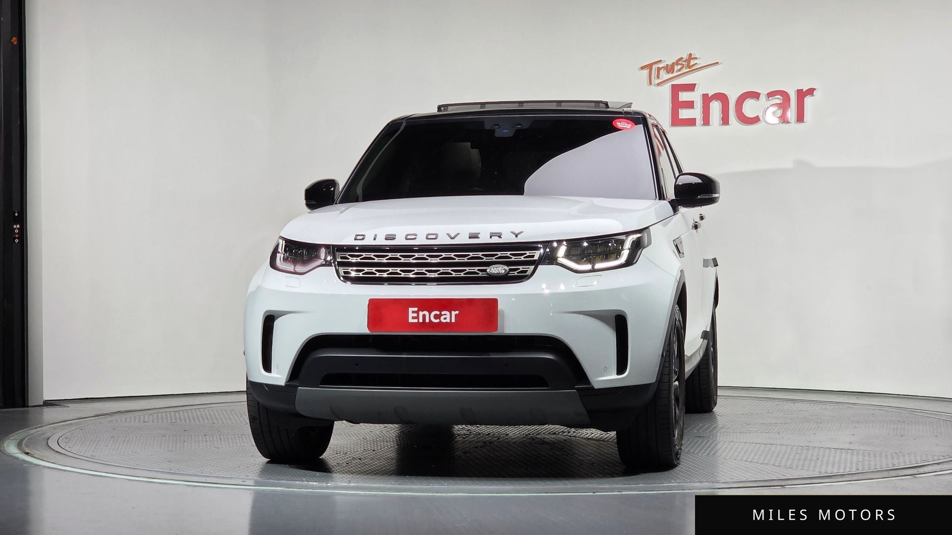 Land Rover Discovery 2019 — миниатюра 3