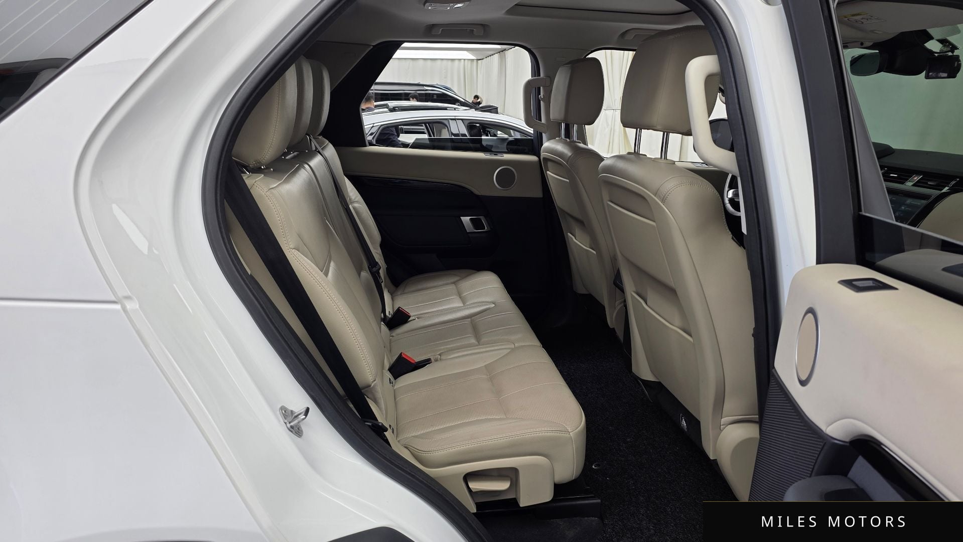 Land Rover Discovery 2019 — миниатюра 12